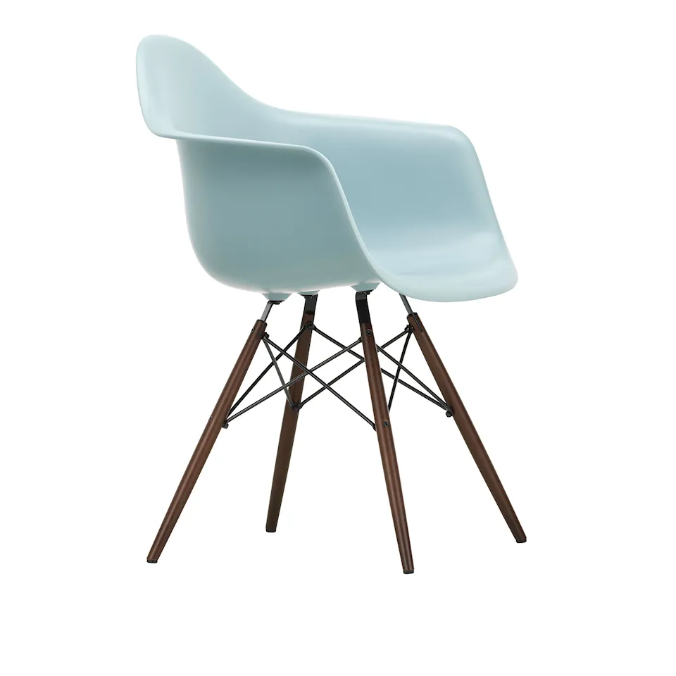 Eames RE Plastic Armchair DAW spisestuestol Dark Maple