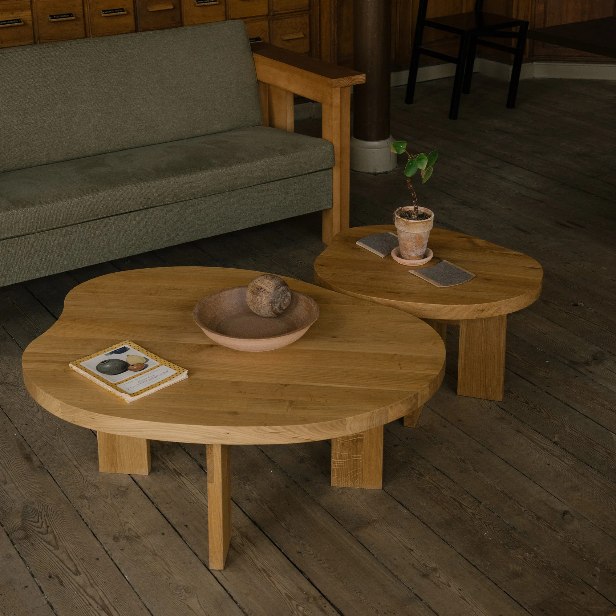 Farmhouse Pond Coffee Table - 7