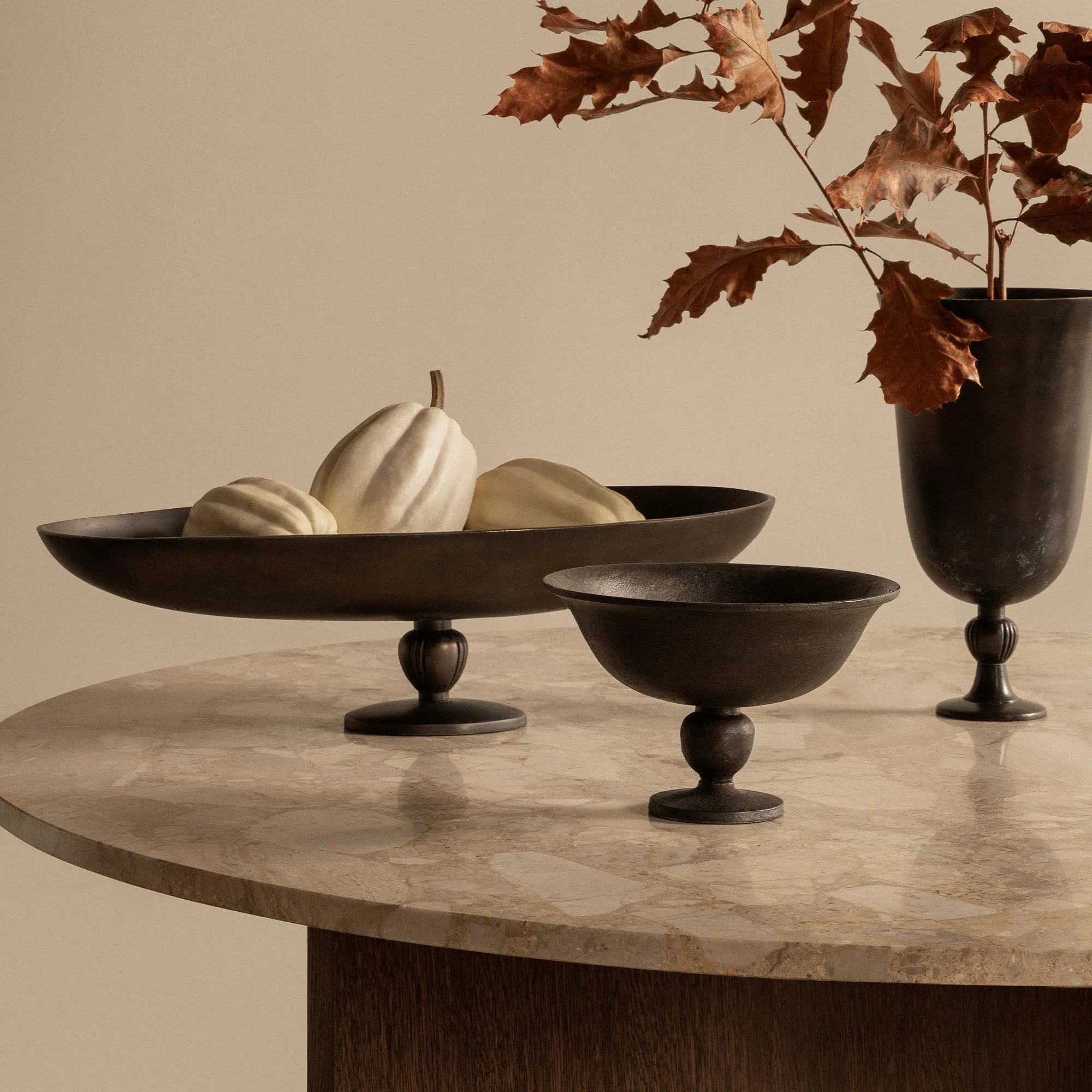 Androgyne Dining Table Ø120 cm Dark Stained Oak - 19