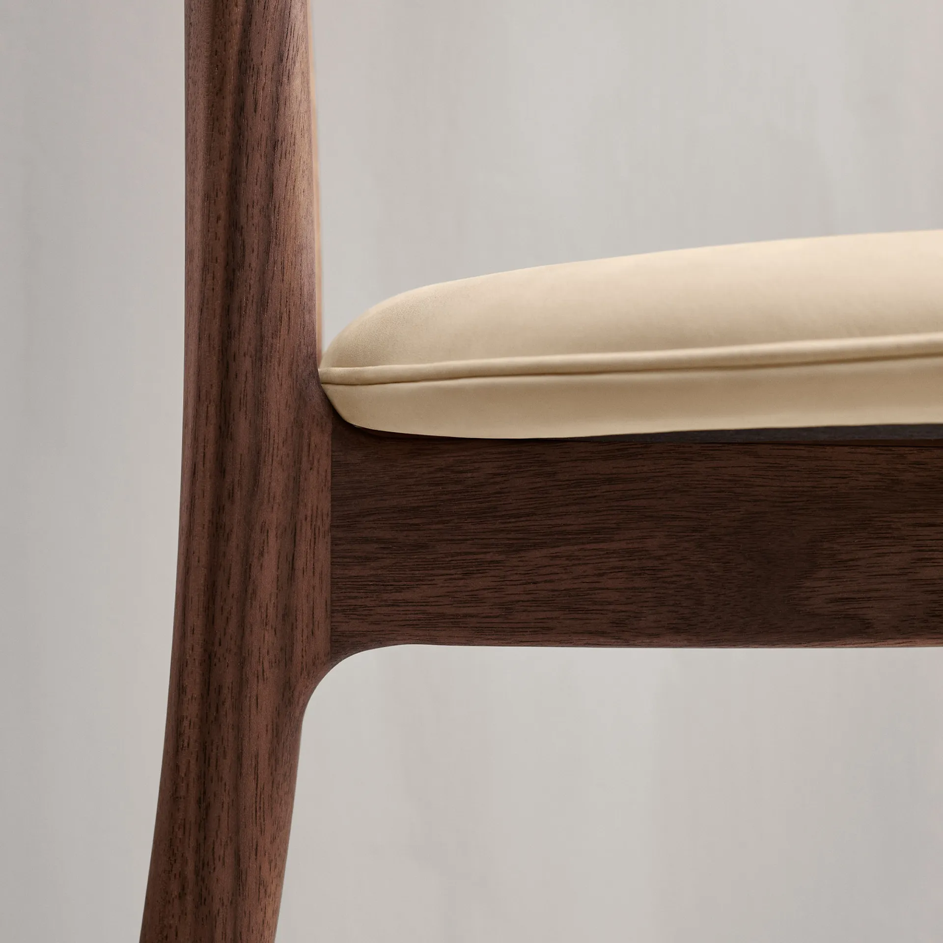 OW58 T-Chair - Walnut - Carl Hansen - NO GA