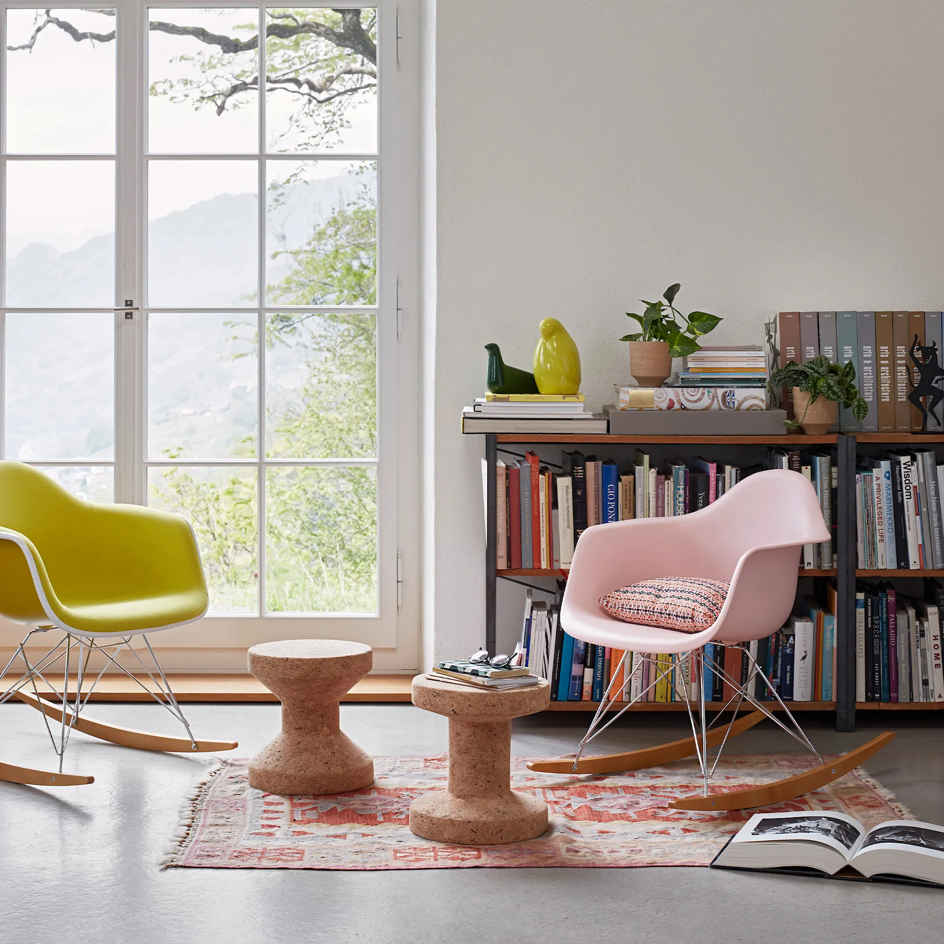 Eames RE Plastic Armchair RAR keinutuoli Basic Dark/Golden Maple - Vitra - Charles & Ray Eames - NO GA