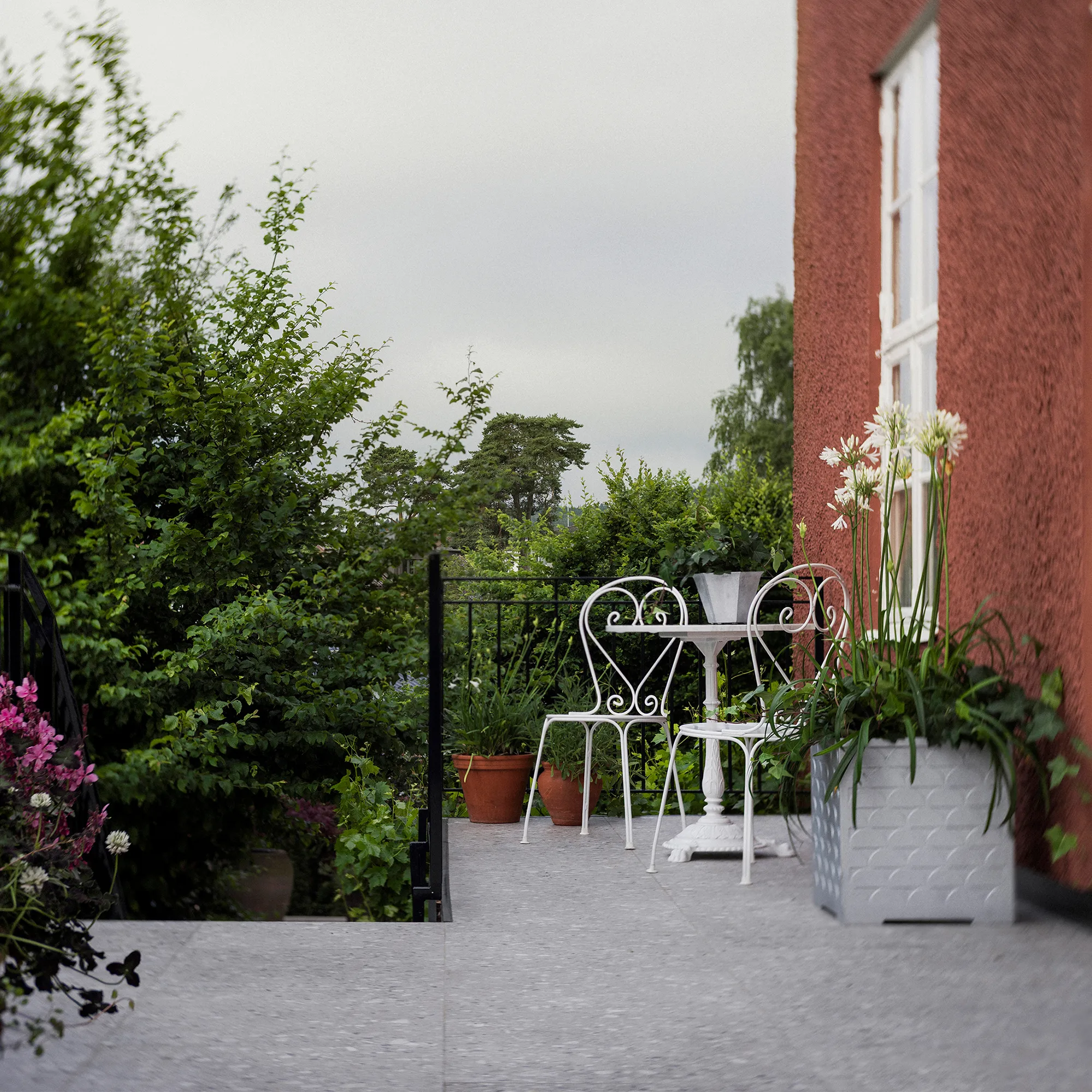 Classic No. 2 garden chairs 2 pcs & Classic café table Ø50 cm - 5