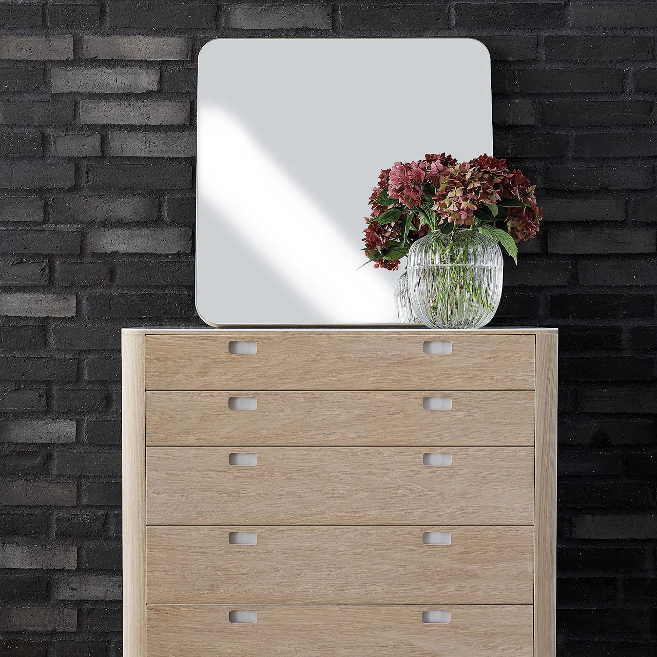 AK 2430 Dresser