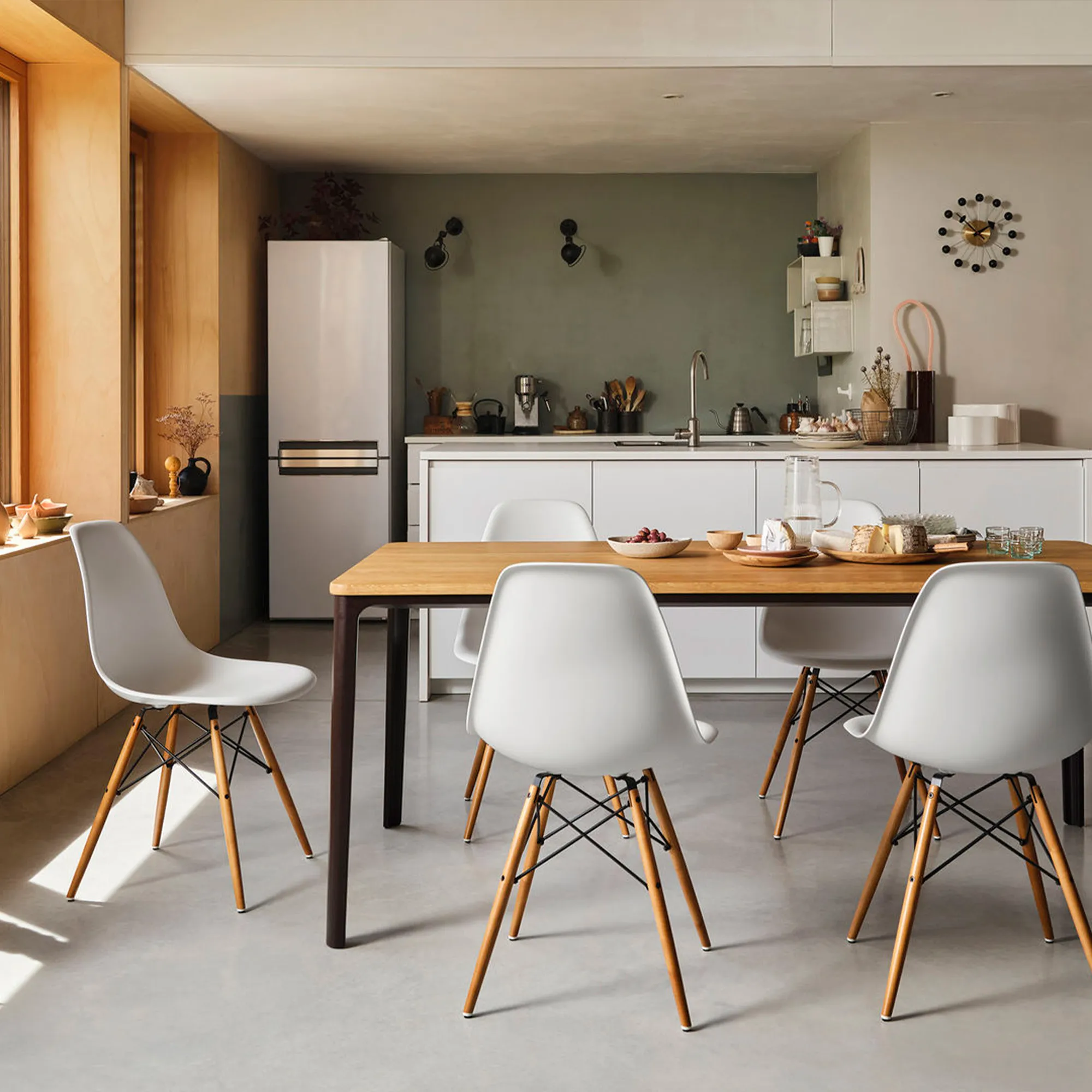 Eames RE Plastic Chair DSW stoel Black Maple - 4