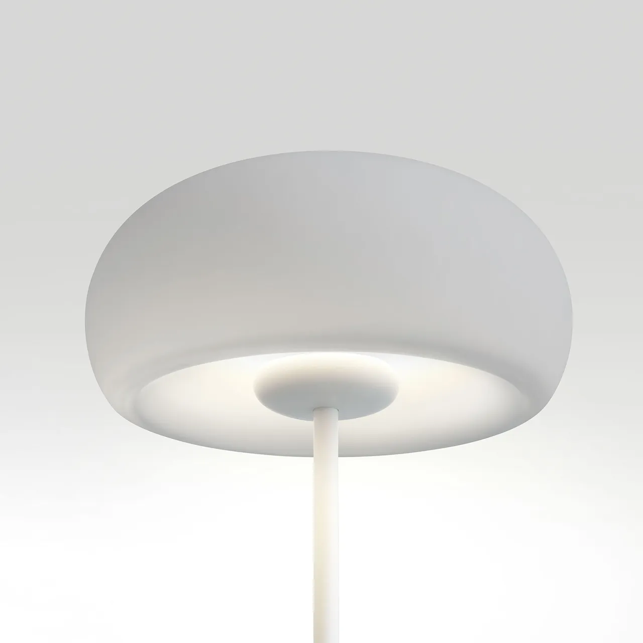 Vetra P Floor Lamp