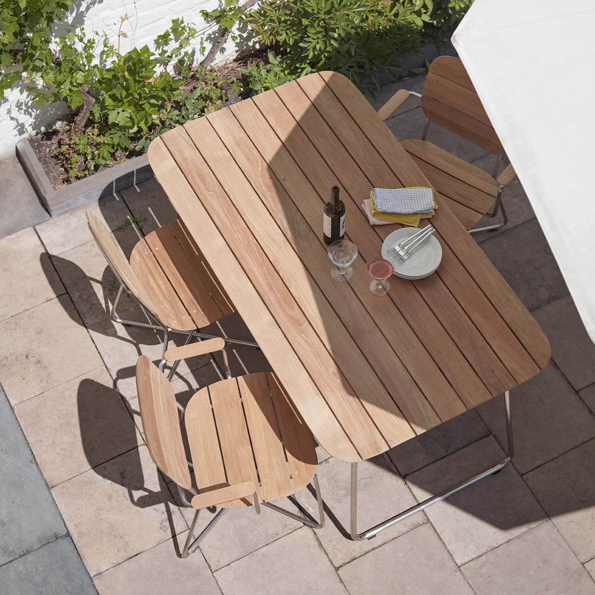 Lilium Outdoor Table - Fritz Hansen - NO GA