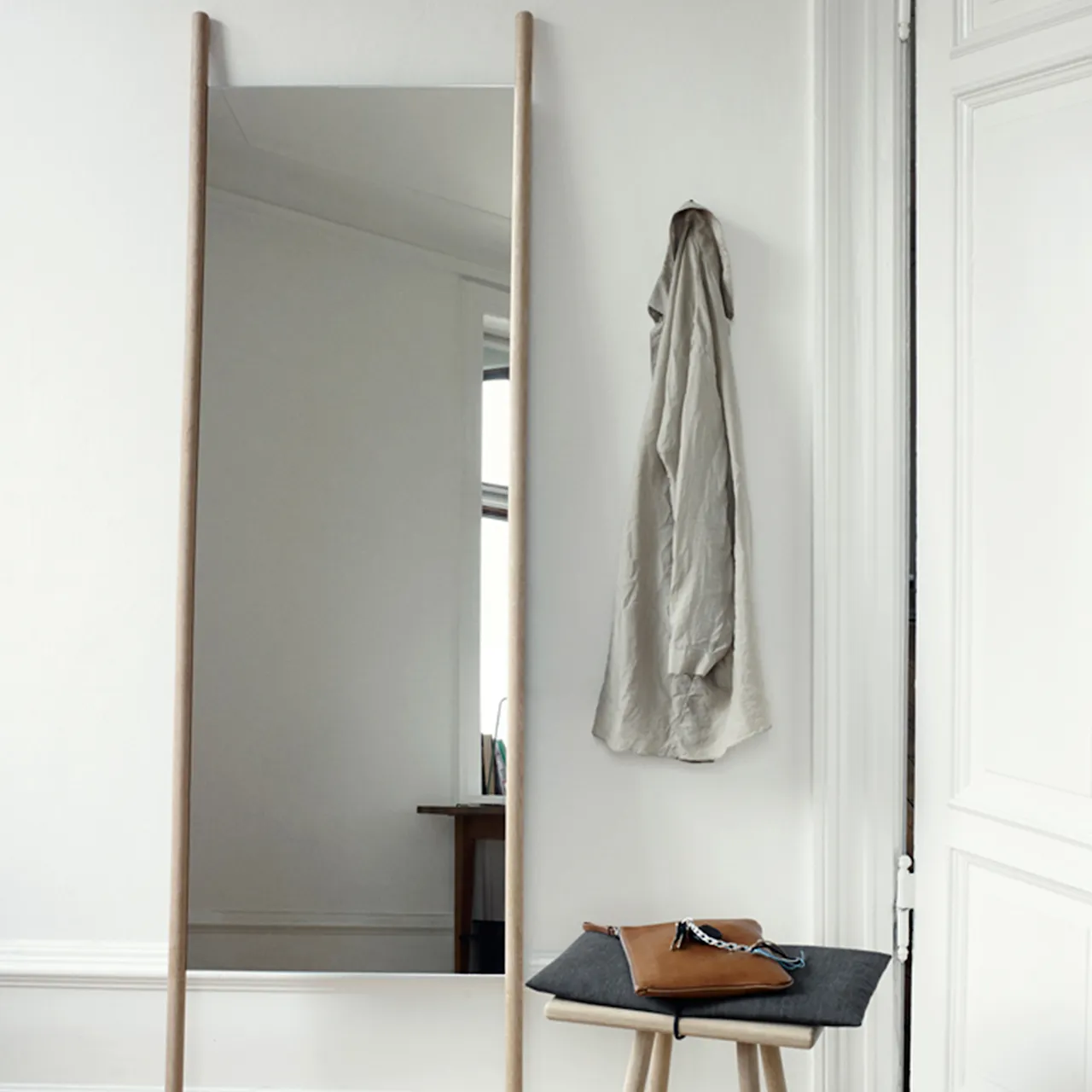 Georg Mirror