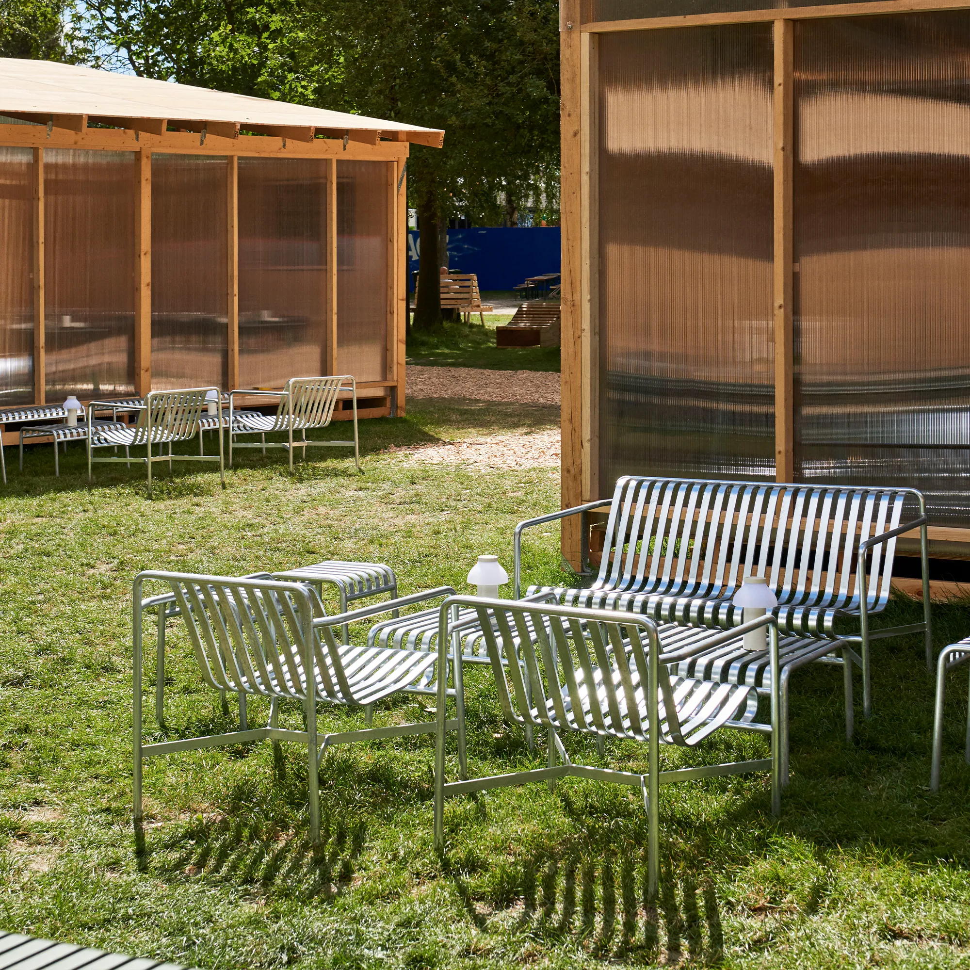 Palissade lounge group med lounge sofa, 2 lounge chairs & low garden table