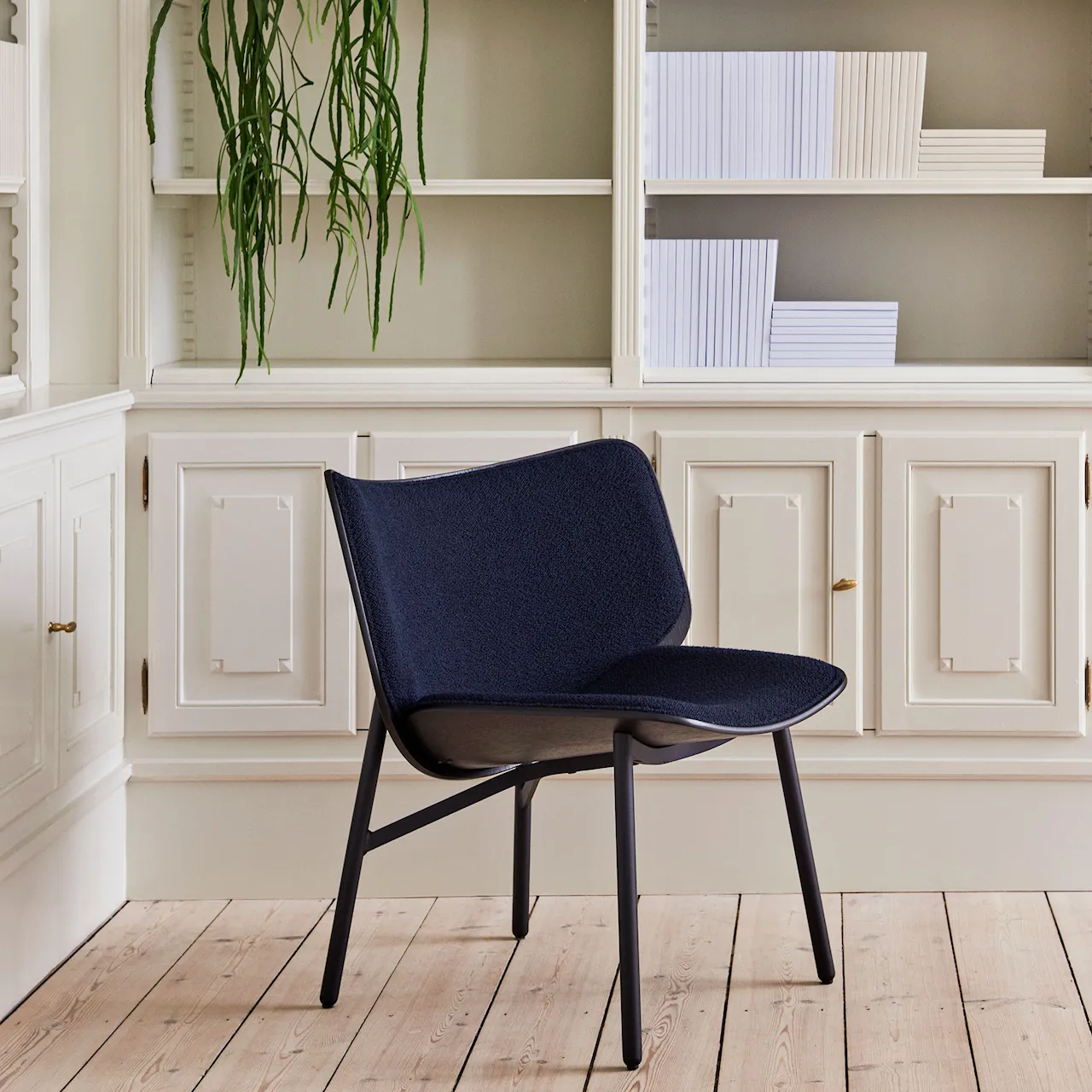 Dapper Lounge Chair Oak