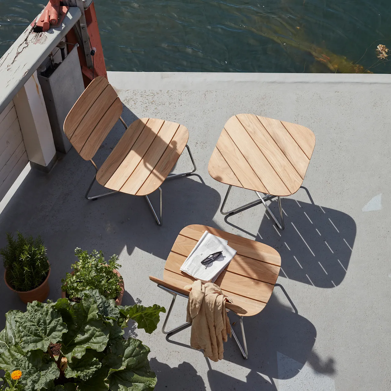 Lilium Outdoor Lounge Table