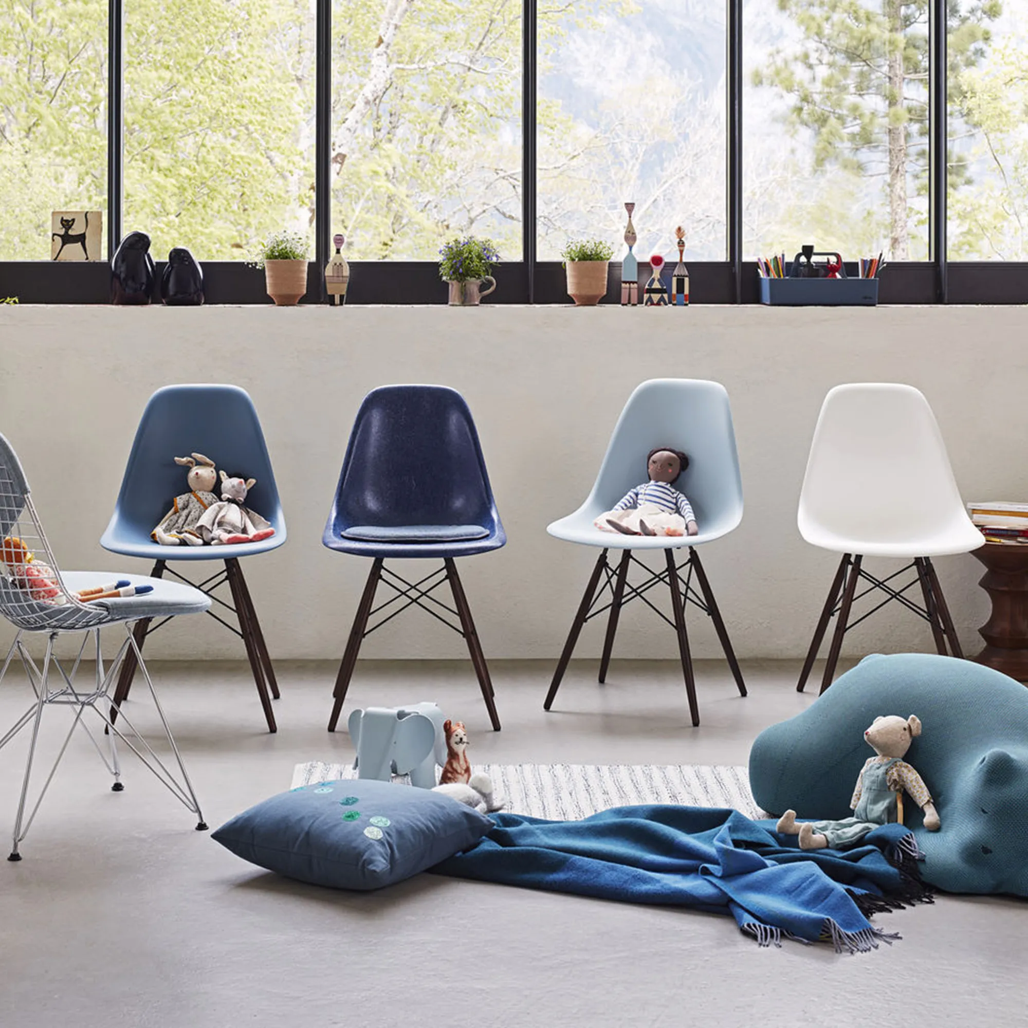 Eames RE Plastic Chair DSW stoel Black Maple - 8