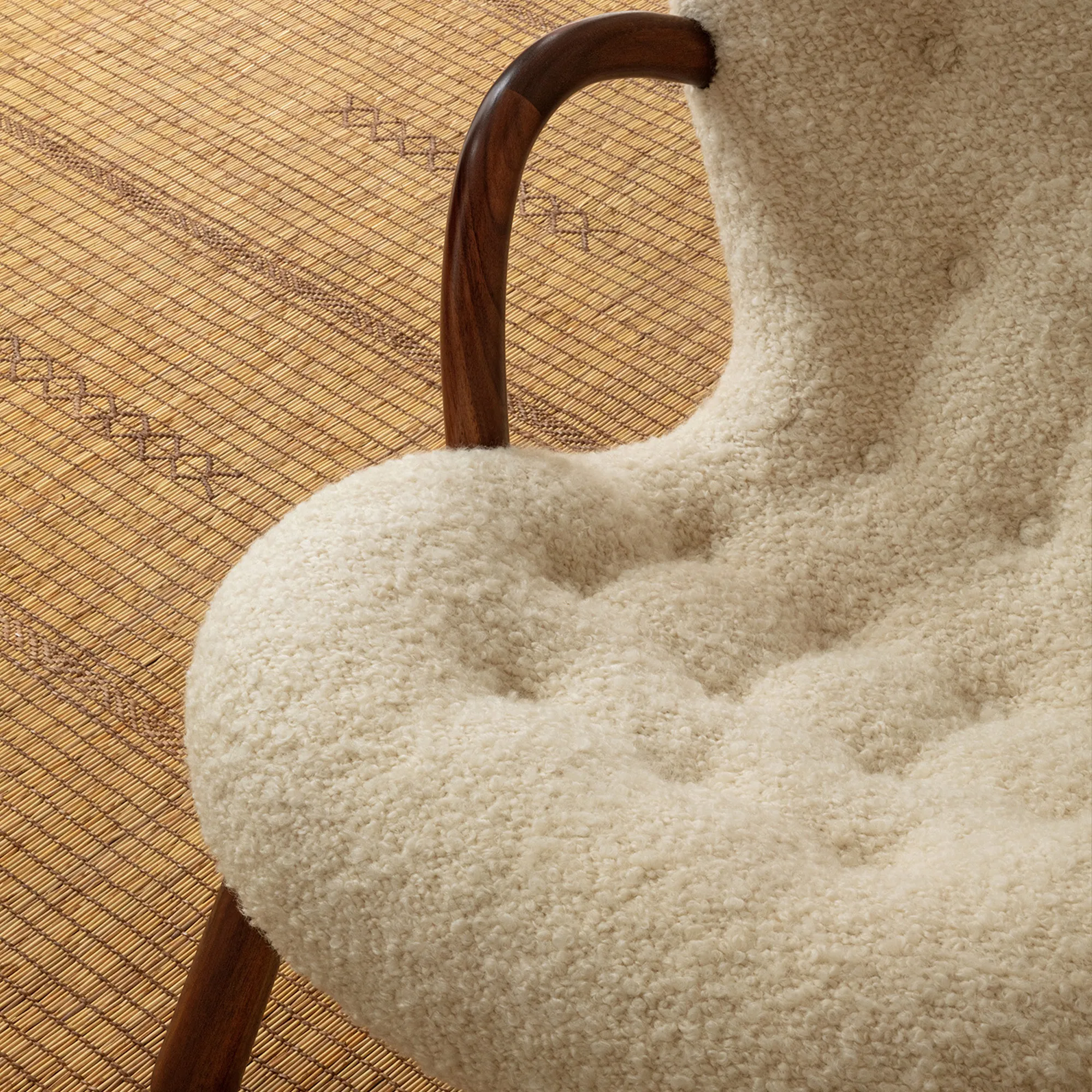 Clam Chair - 16