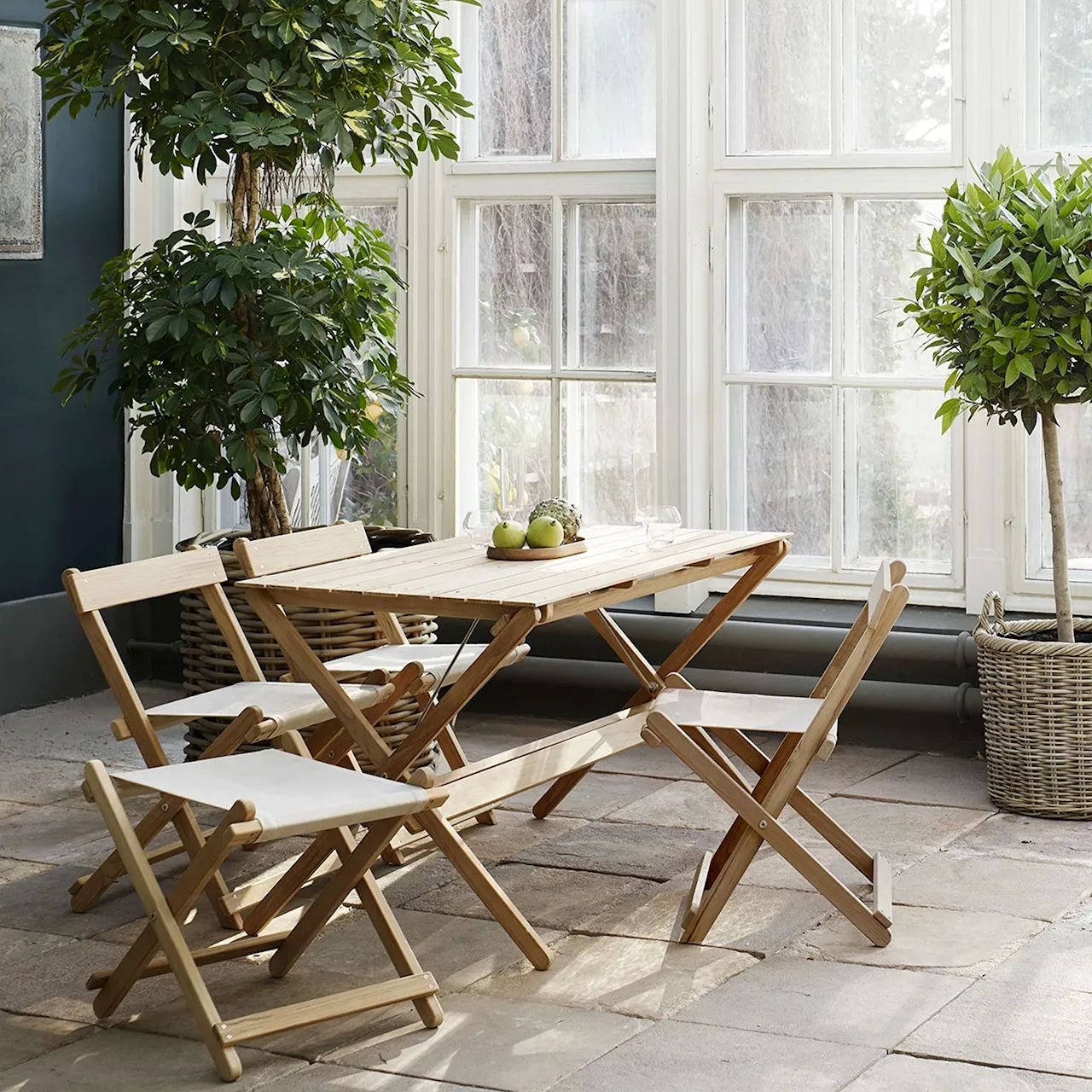 BM Dining table group Set