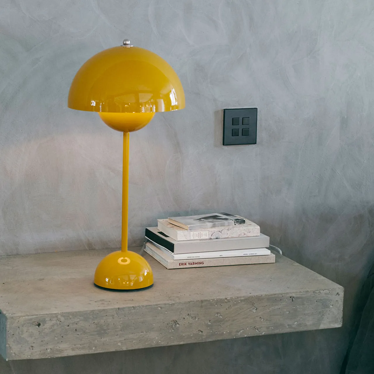 Flowerpot VP3 Table Lamp
