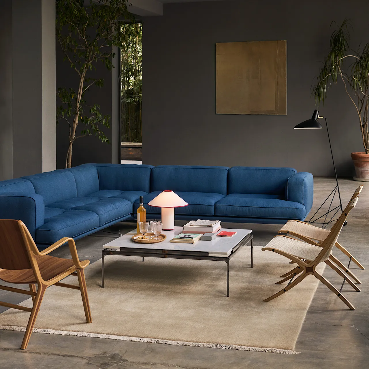 Inland AV41 hjørnesofa poleret aluminium ben