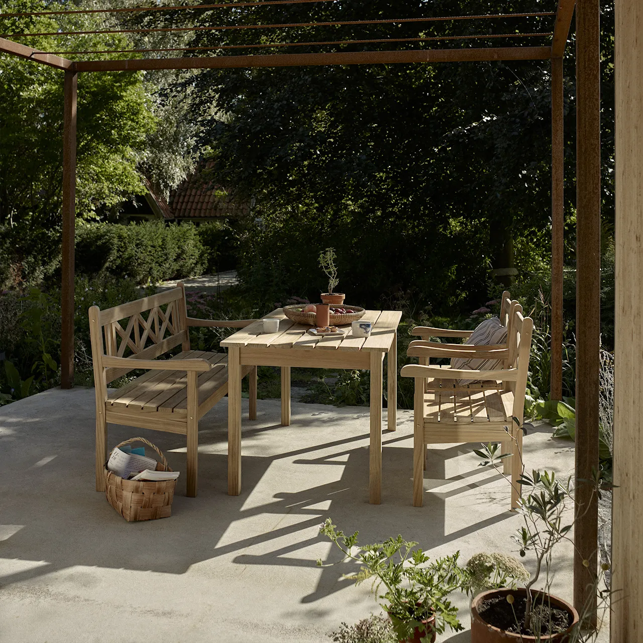 Skagen Outdoor Table