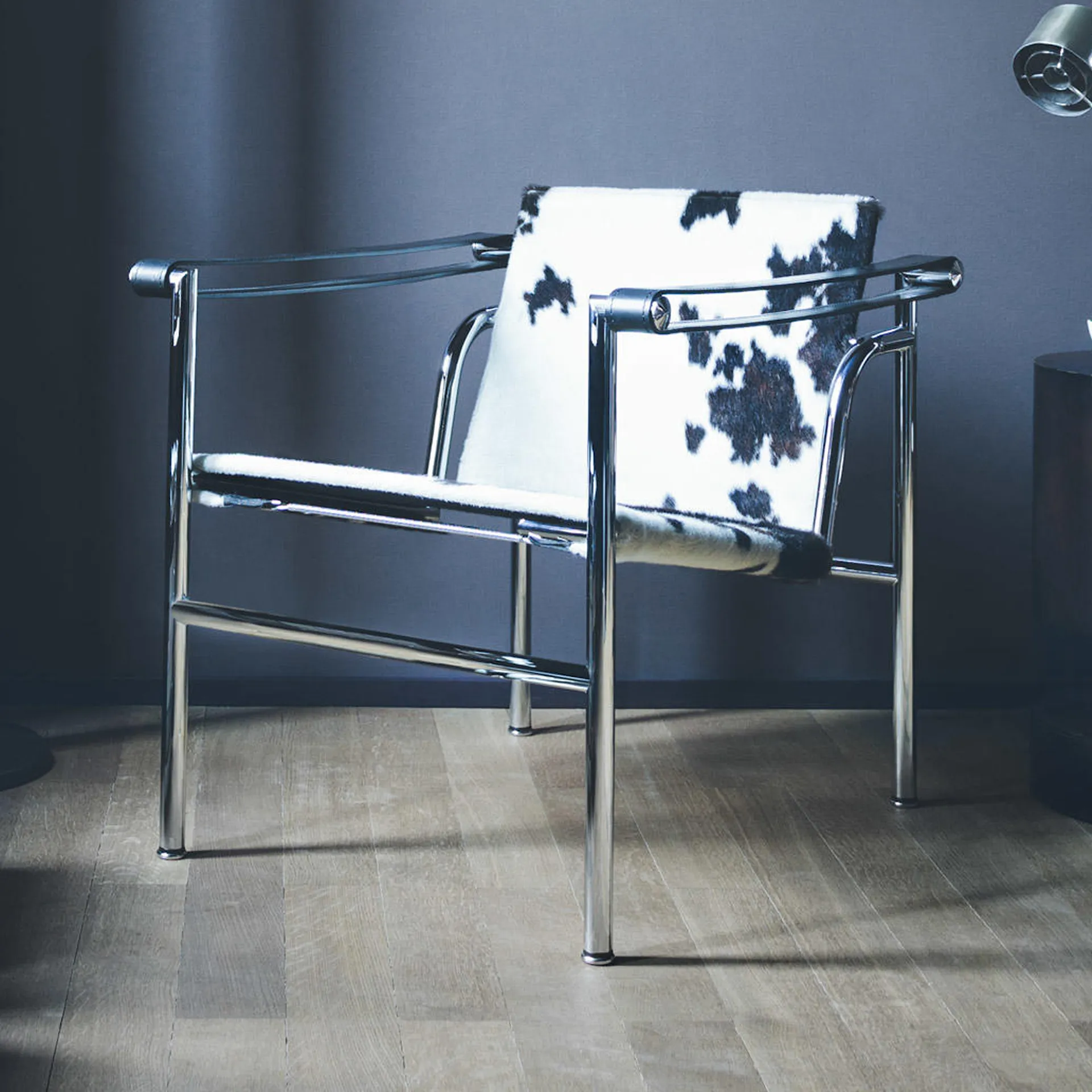 1 Armchair - Cassina - Charlotte Perriand - NO GA