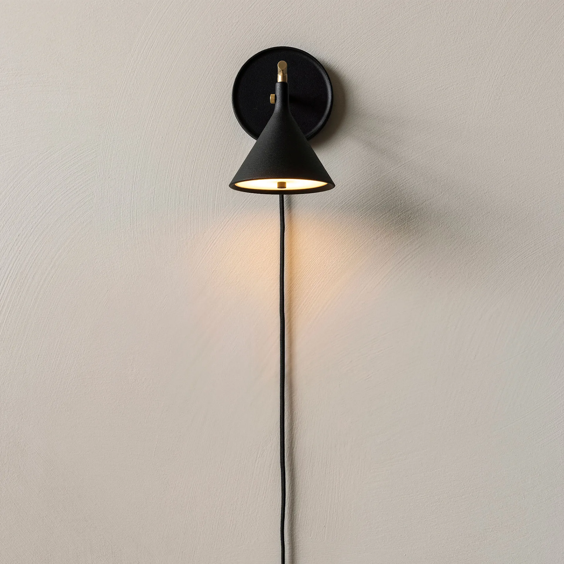 Cast Sconce Wall Lamp With Diffuser - Audo Copenhagen - NO GA