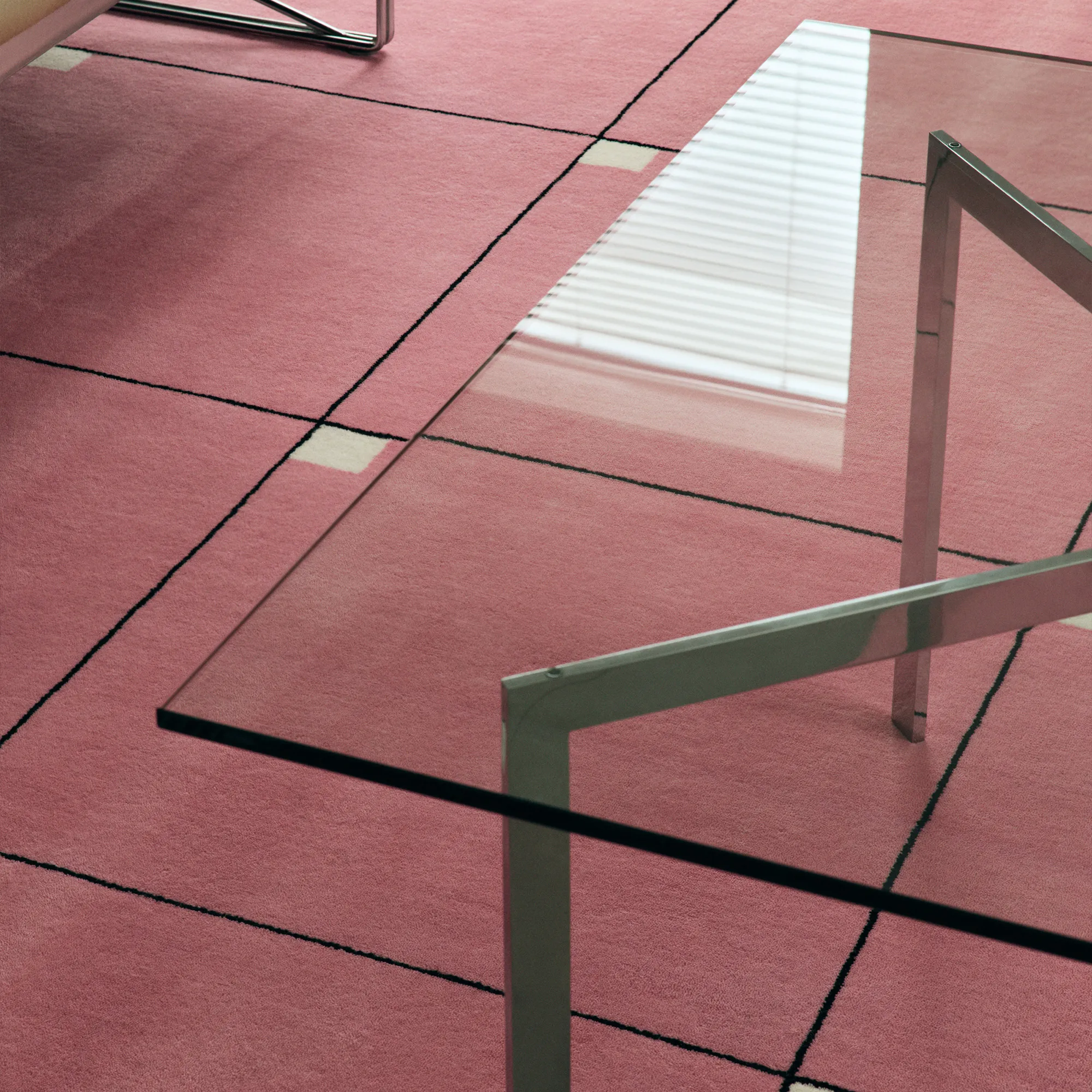 Modern Pink Wool Rug - 3