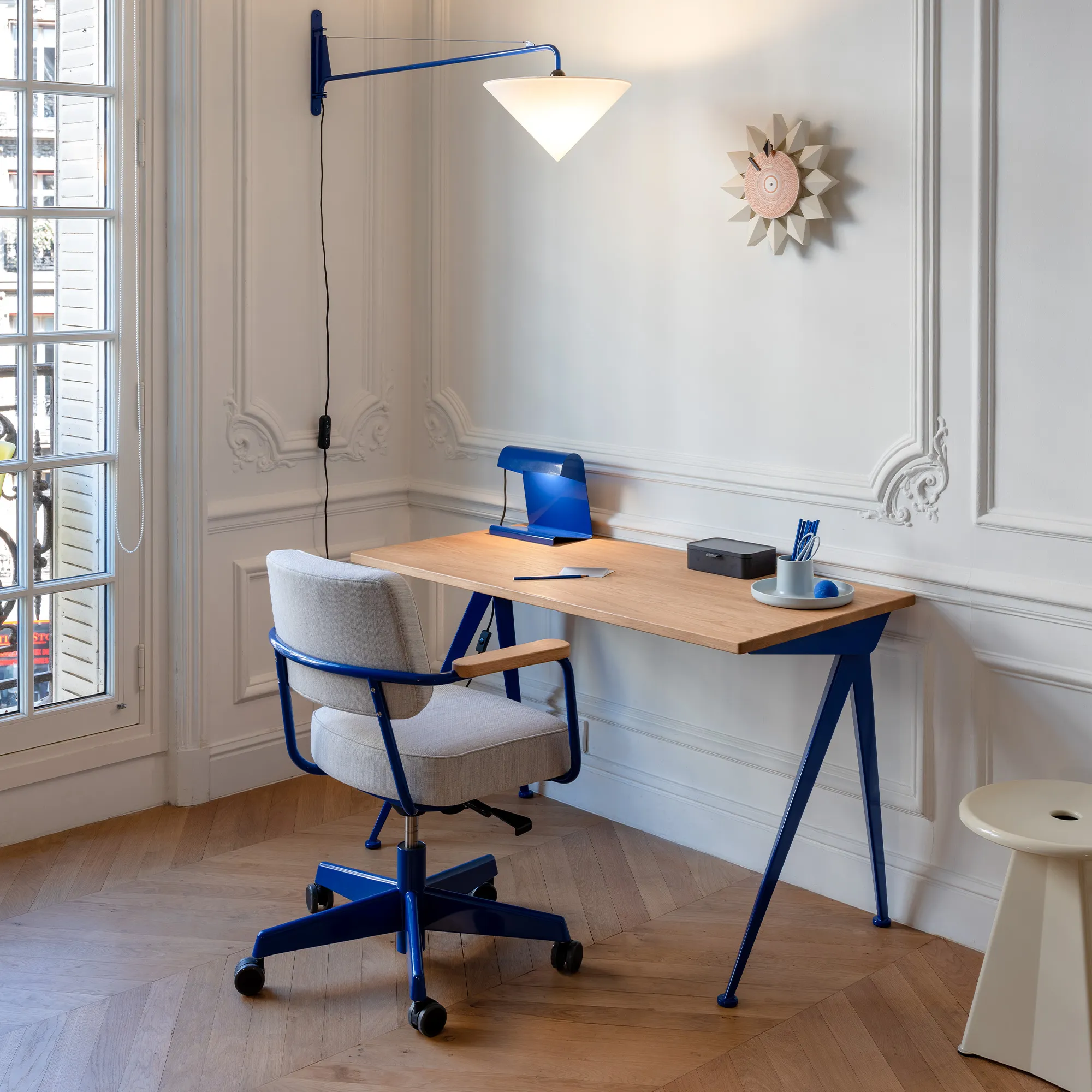 Compas Direction Desk - 9