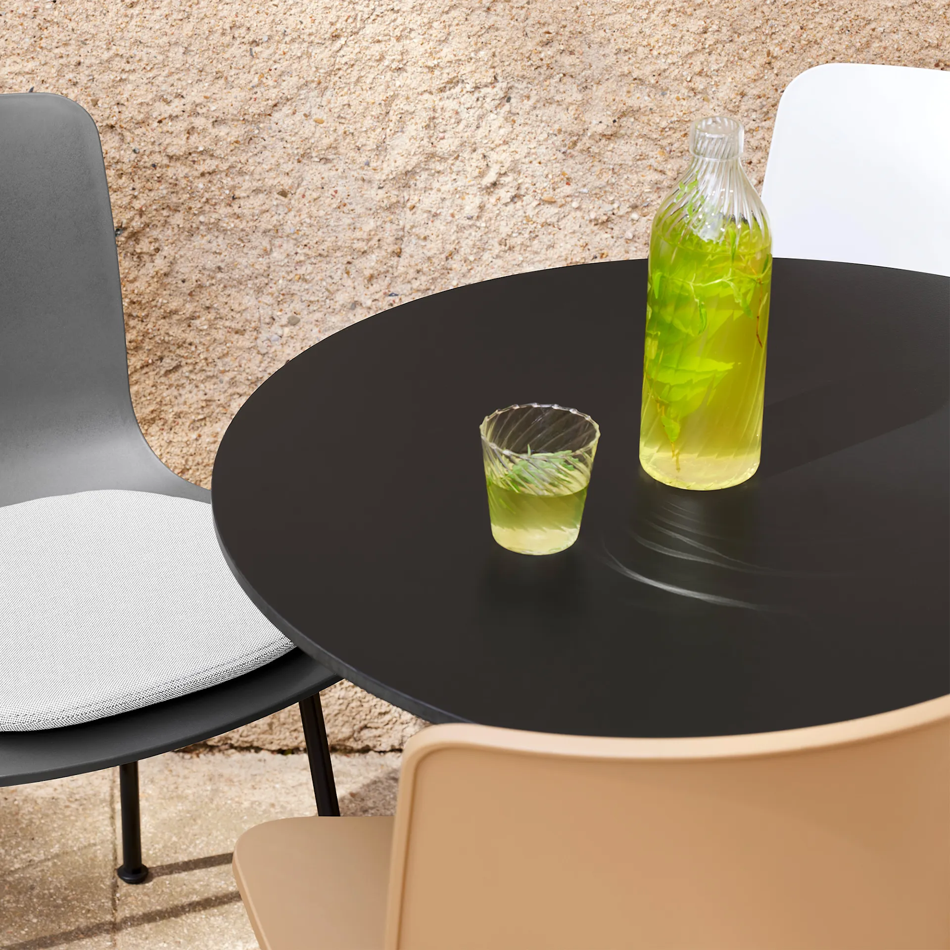 Belleville Round Table Outdoor - Vitra - Ronan & Erwan Bouroullec - NO GA