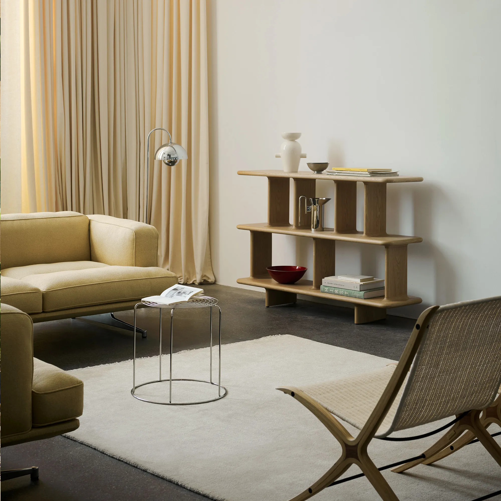 Inland AV41 corner sofa polished aluminium legs - 4
