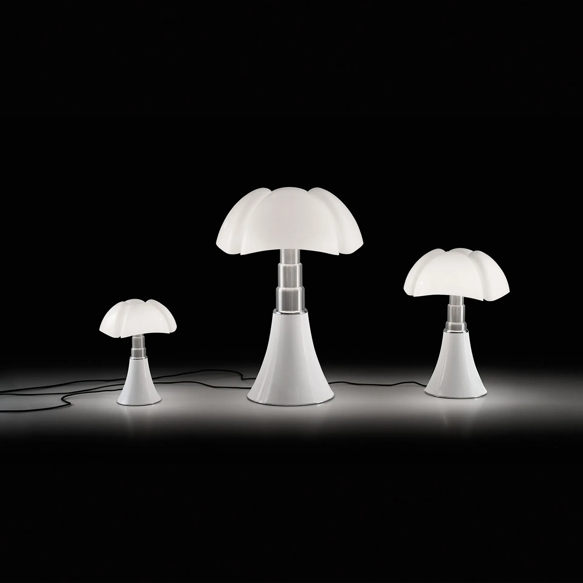 Pipistrello Medium Table Lamp - Dimmable - Martinelli Luce - Gae Aulenti - NO GA