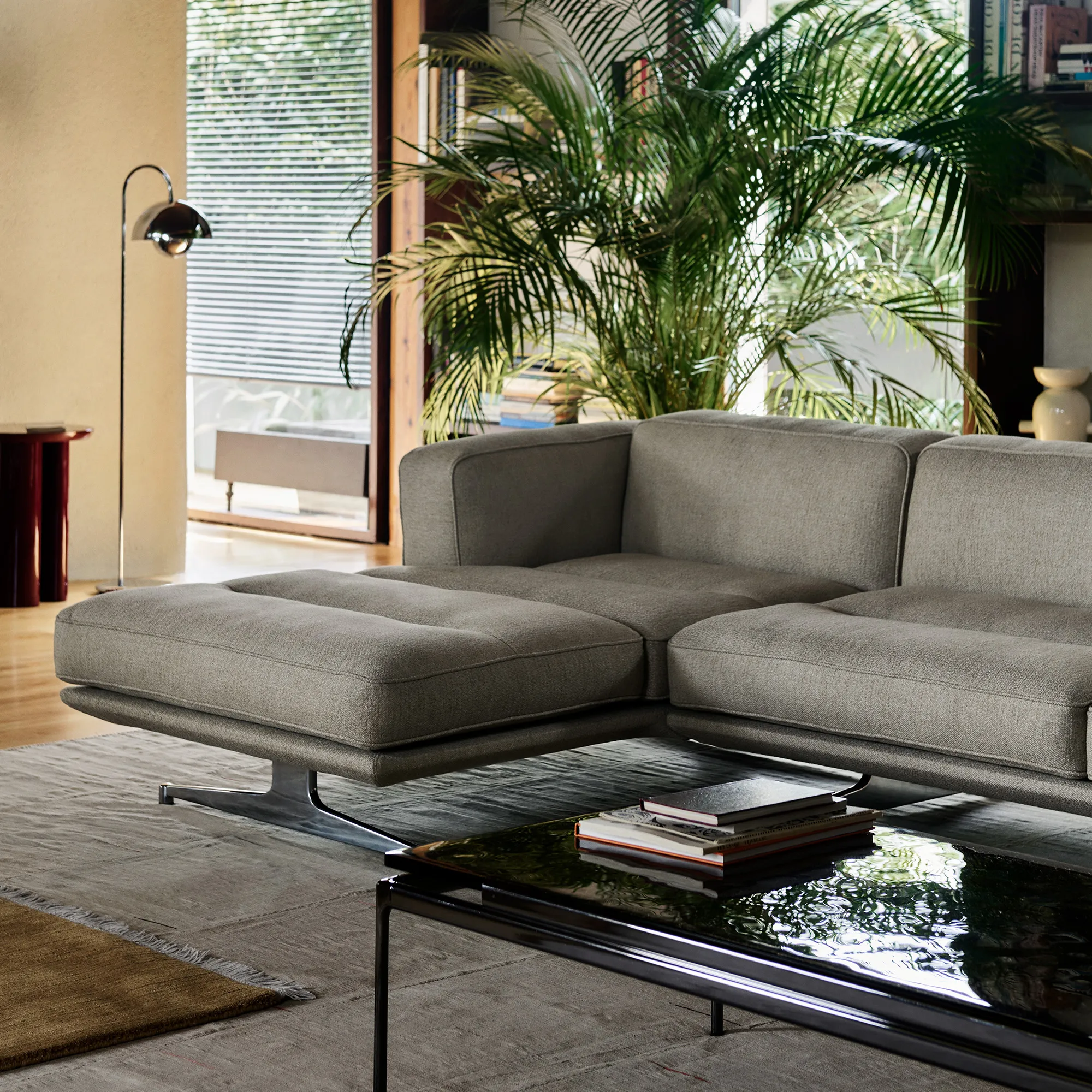 Inland AV42 left chaise longue polished aluminium legs - 5