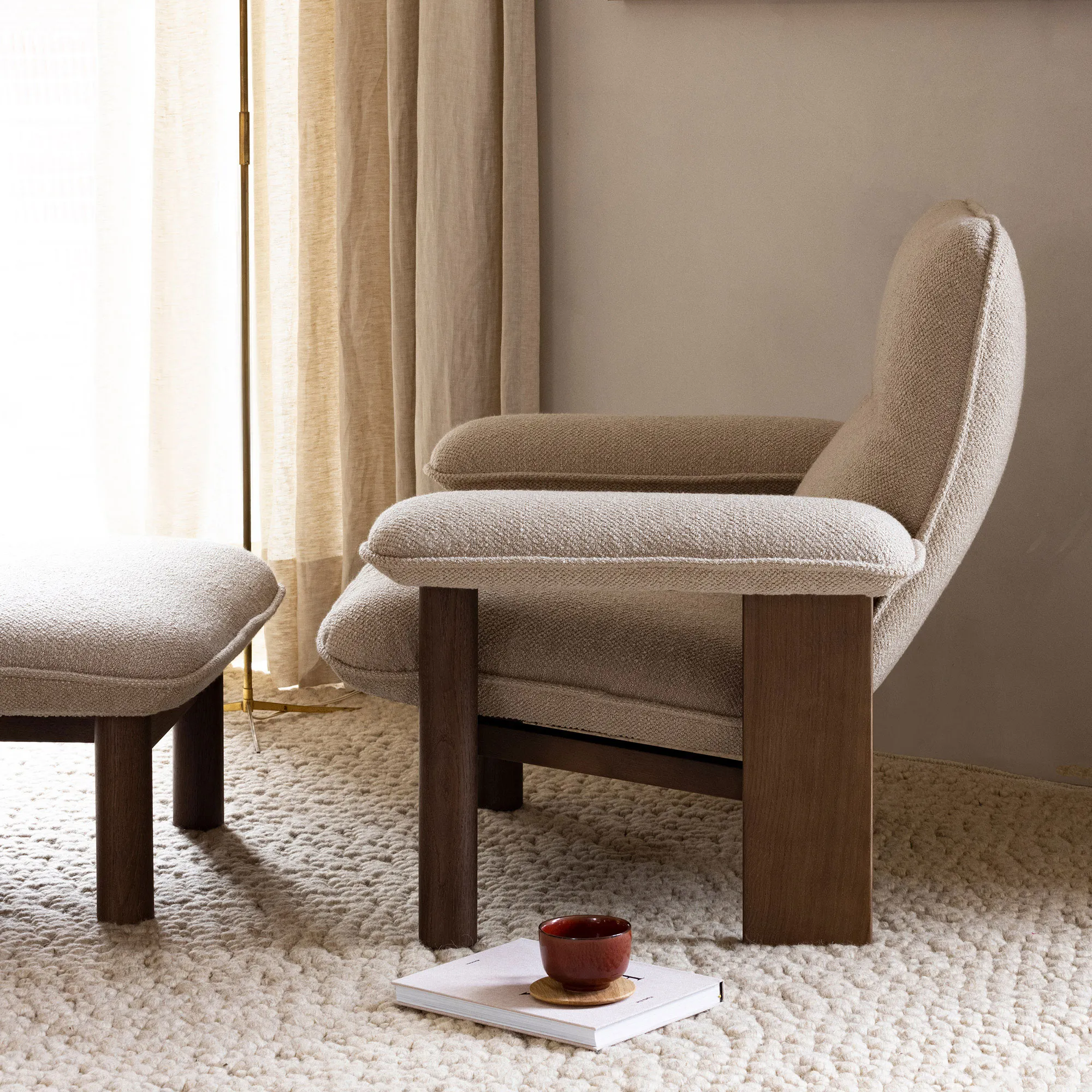 Brasilia Lounge Chair Walnut