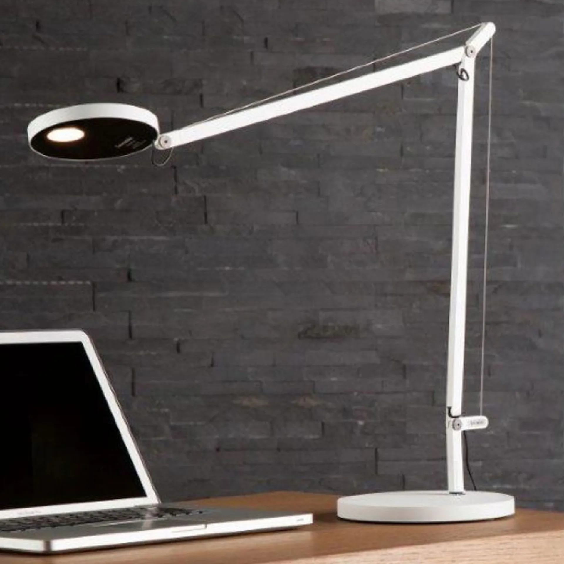 Demetra Desk Lamp - Artemide - NO GA