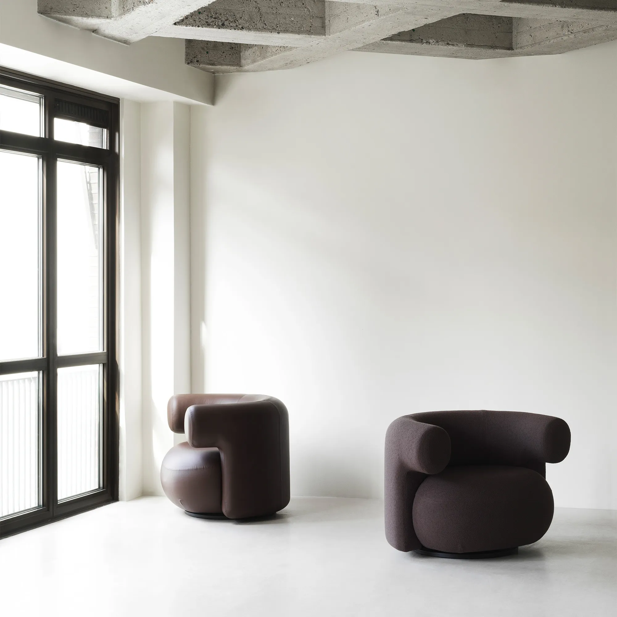 Burra Lounge Chair W. Return - 2