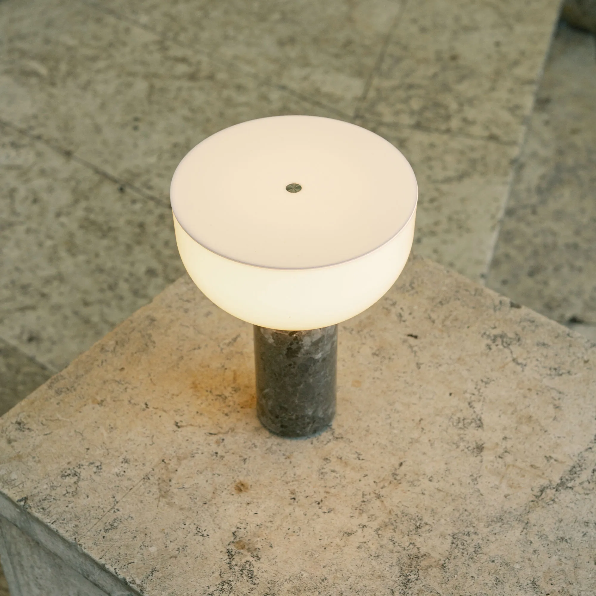 Kizu Portable Table Lamp - 4