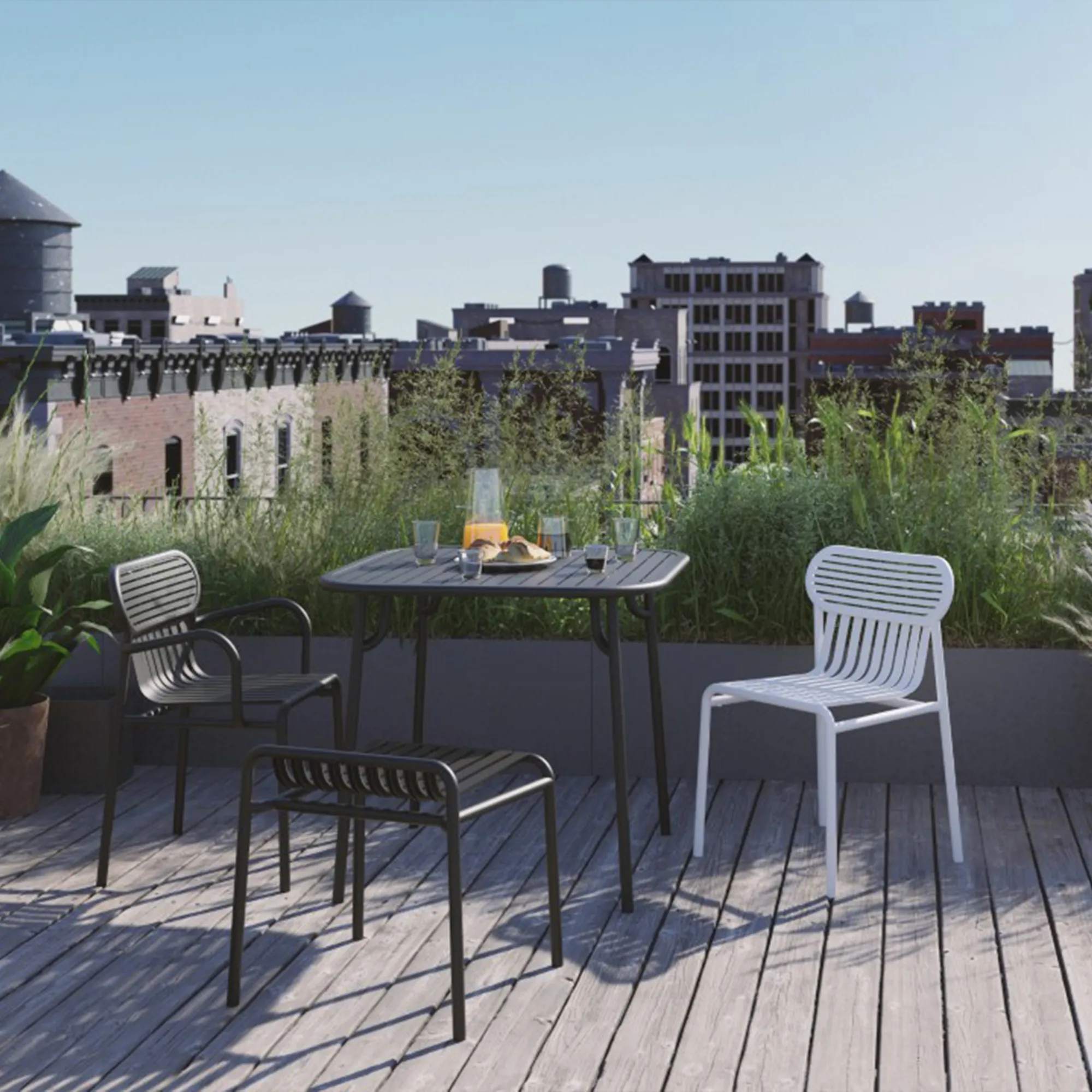 Week-End Chair With Armrests