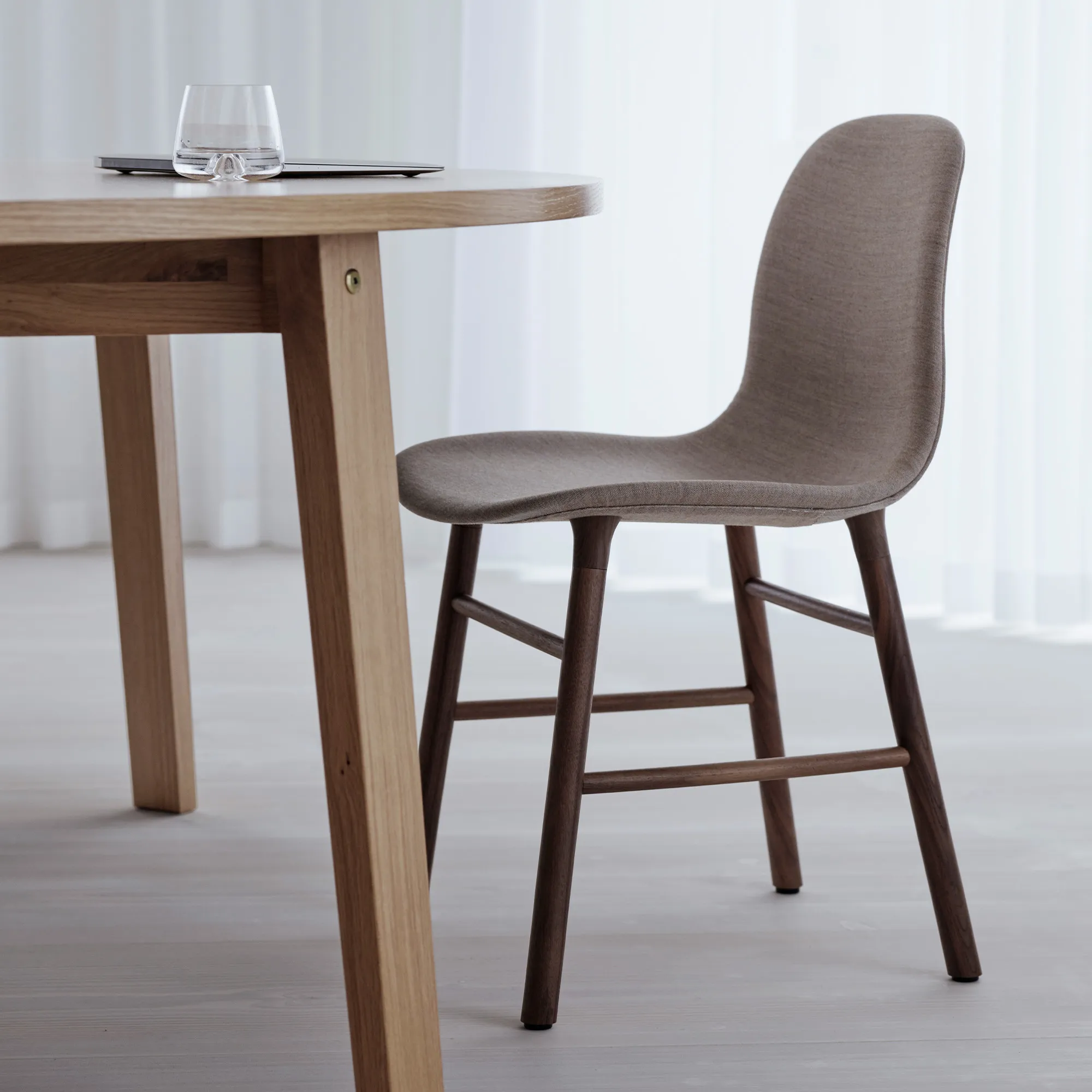 Form Chair Full Upholstery Oak - 8