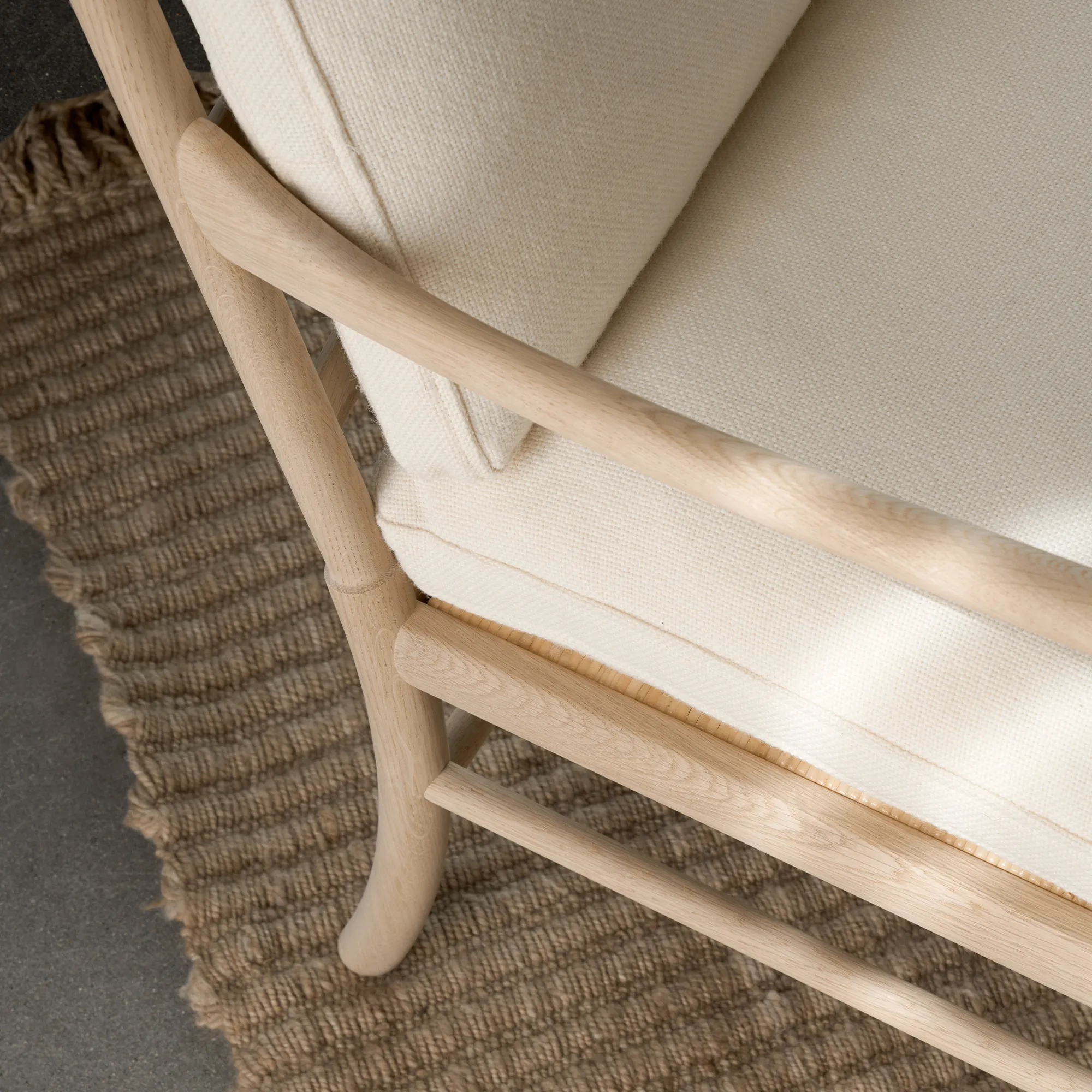 OW149 Colonial Chair Walnut - 3