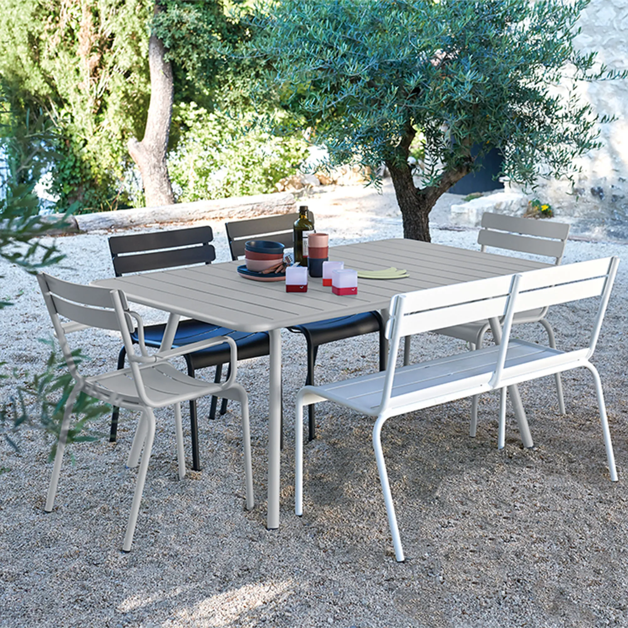 Luxembourg eetgroep tafel & 4 armstoelen - 3