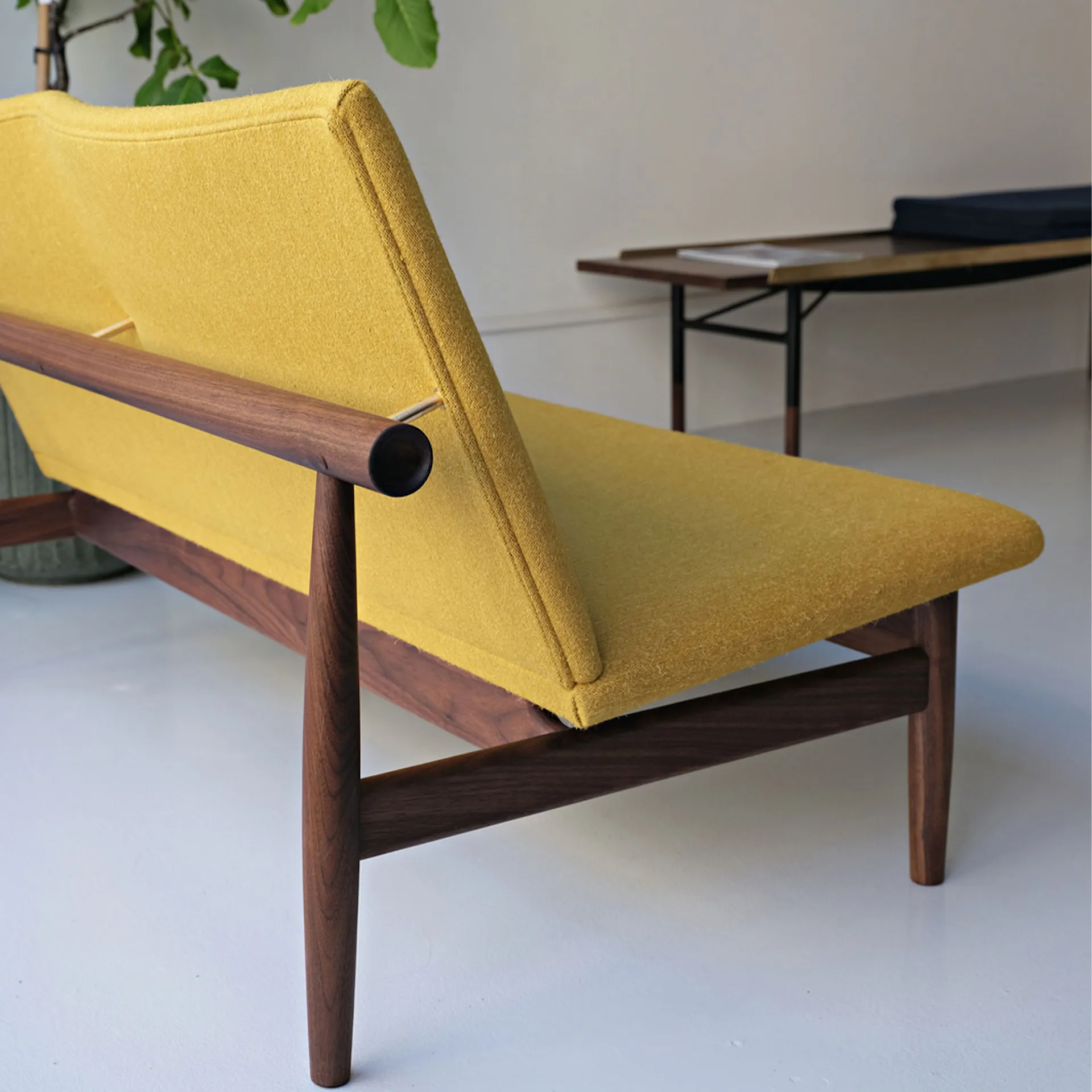 Japan Sofa 2-seater, Clear oiled oak, Cat. 1 Remix 123 - House of Finn Juhl - Finn Juhl - NO GA