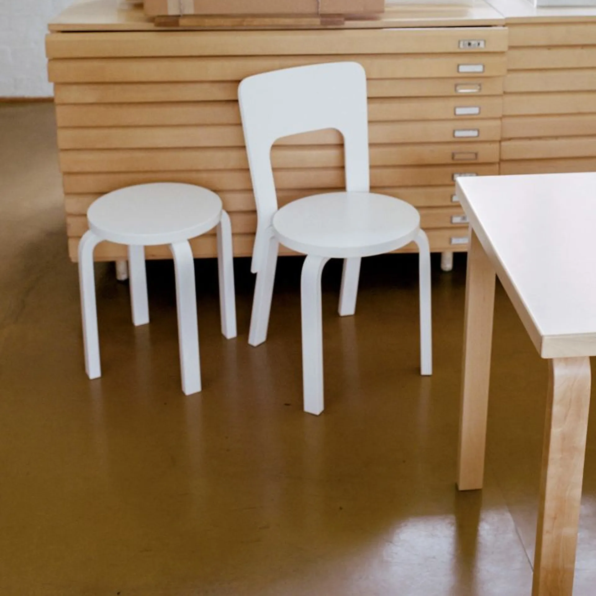 Pallet E60 Honey stain - Artek - Alvar Aalto - NO GA