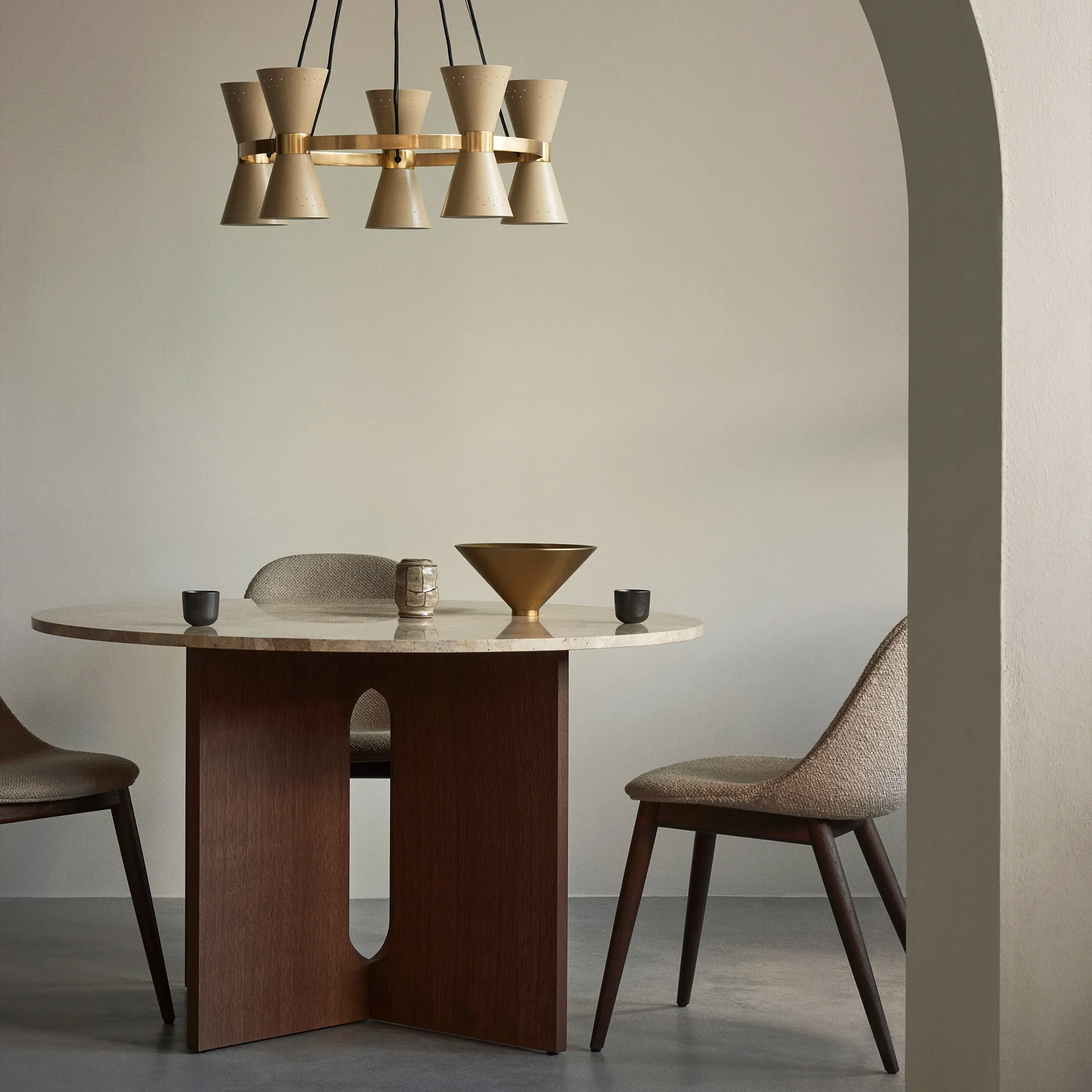 Androgyne Dining Table Ø120 cm Dark Stained Oak - 3