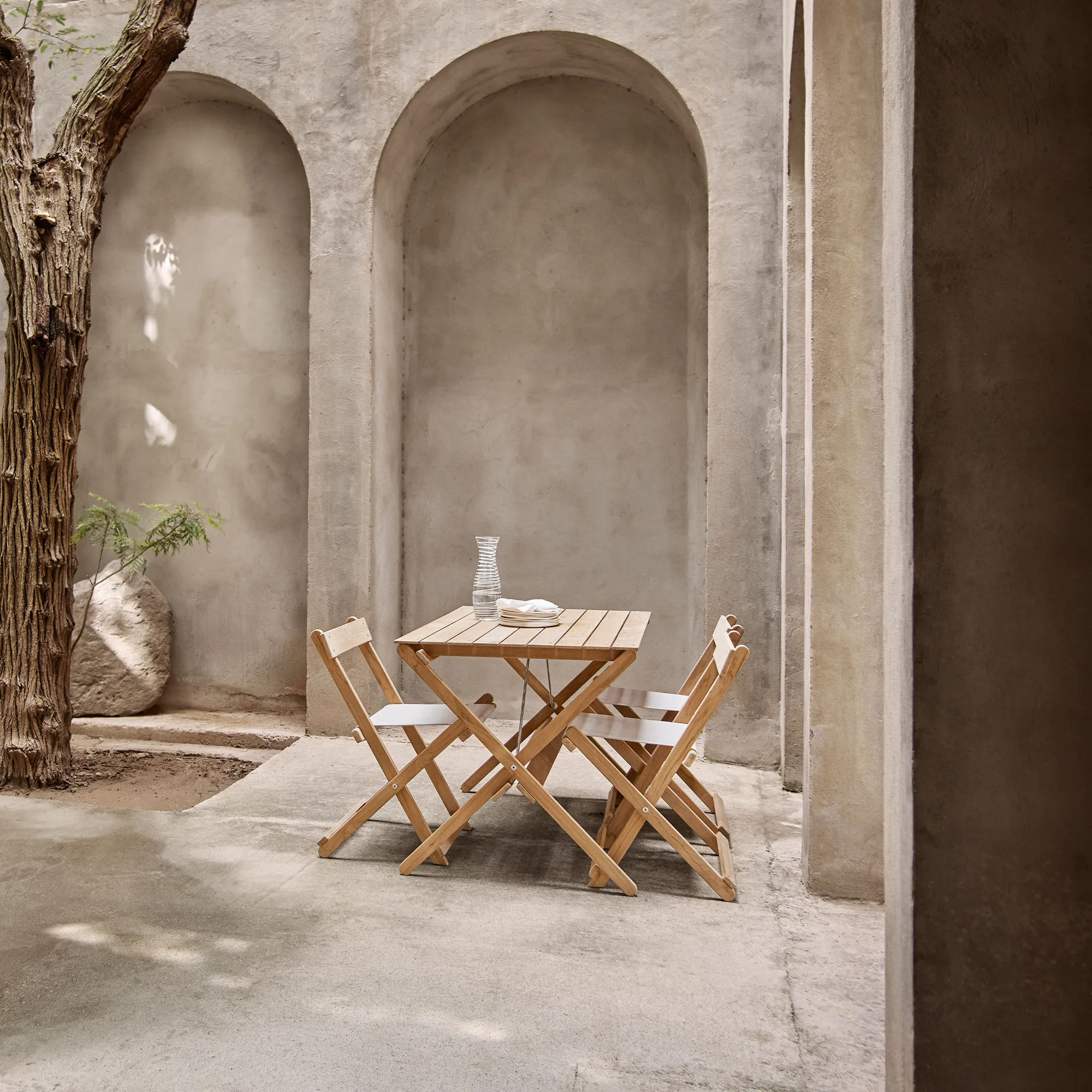BM dining set with table and 4 chairs - 2