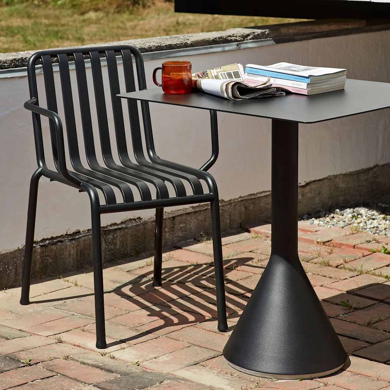 Palissade Cone Table - Anthracite - 65x65 cm