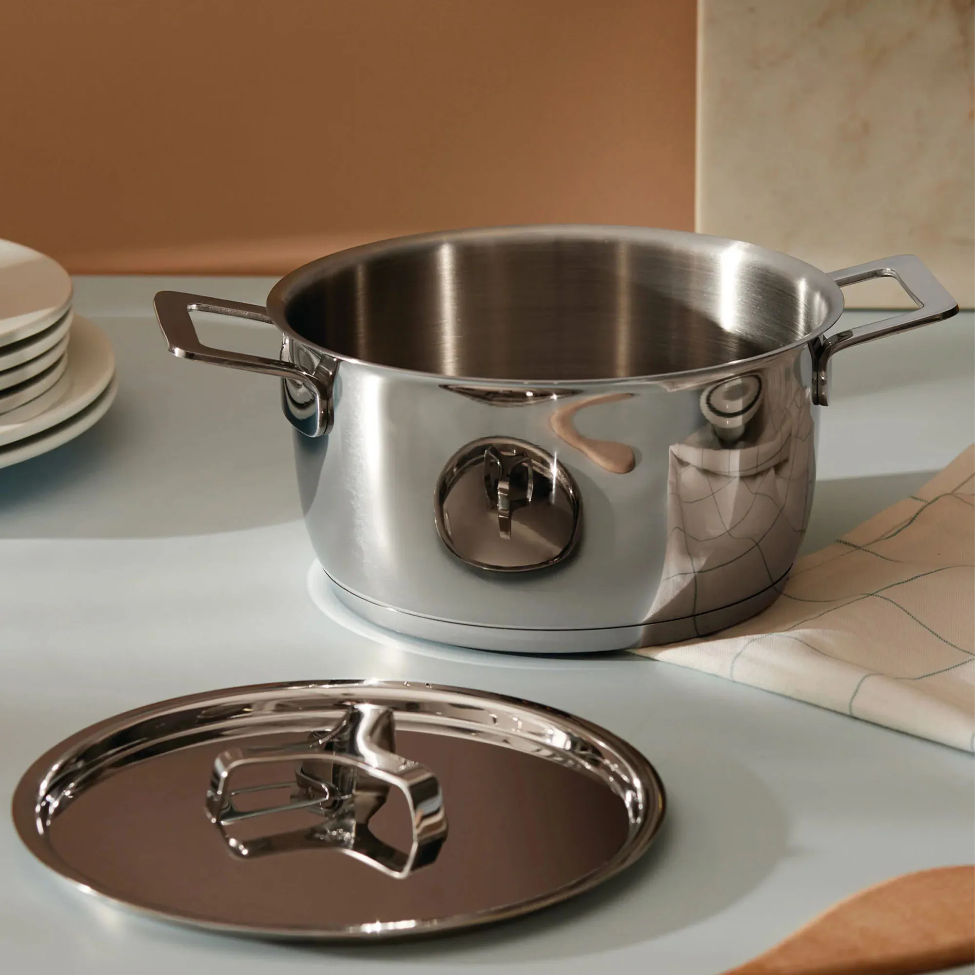 Pots & Pans Casserole with 2 handles - 2