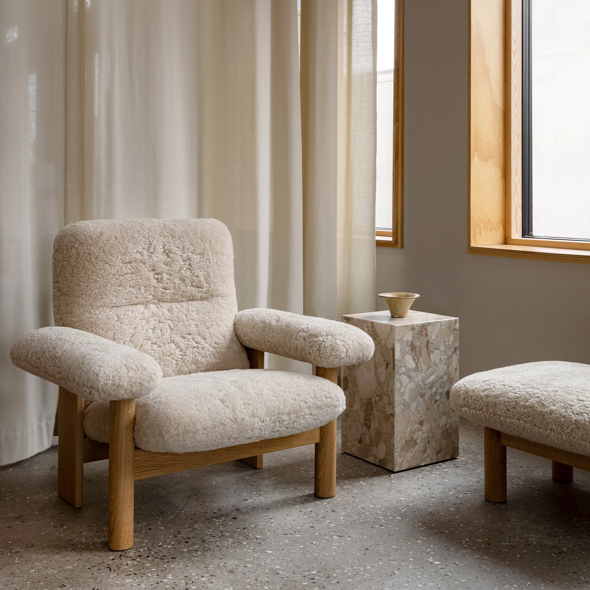 Brasilia Lounge Chair Walnut