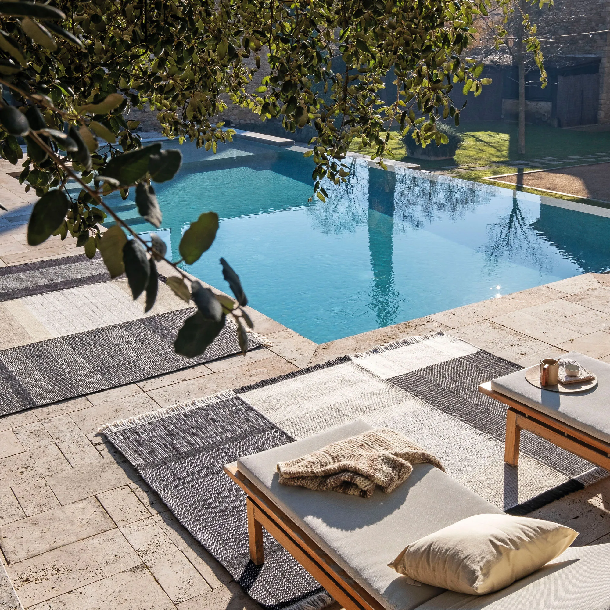 Tres Outdoor Black Rug - 3