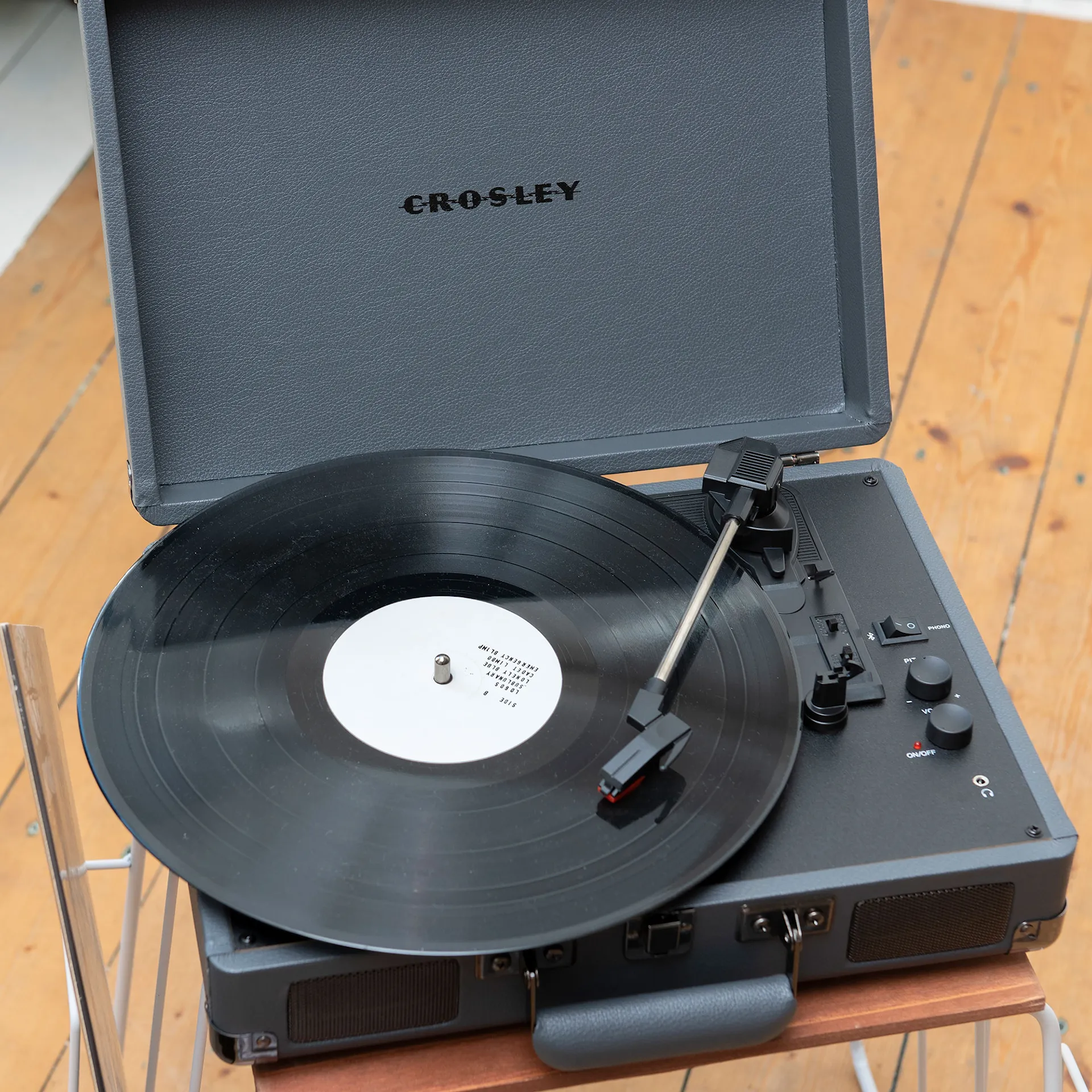 Cruiser Plus Slate Bluetooth - Crosley - NO GA