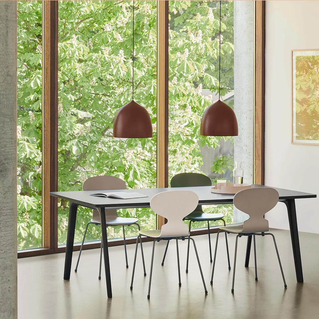 Ant 3101 lacquered beech veneer steel frame black