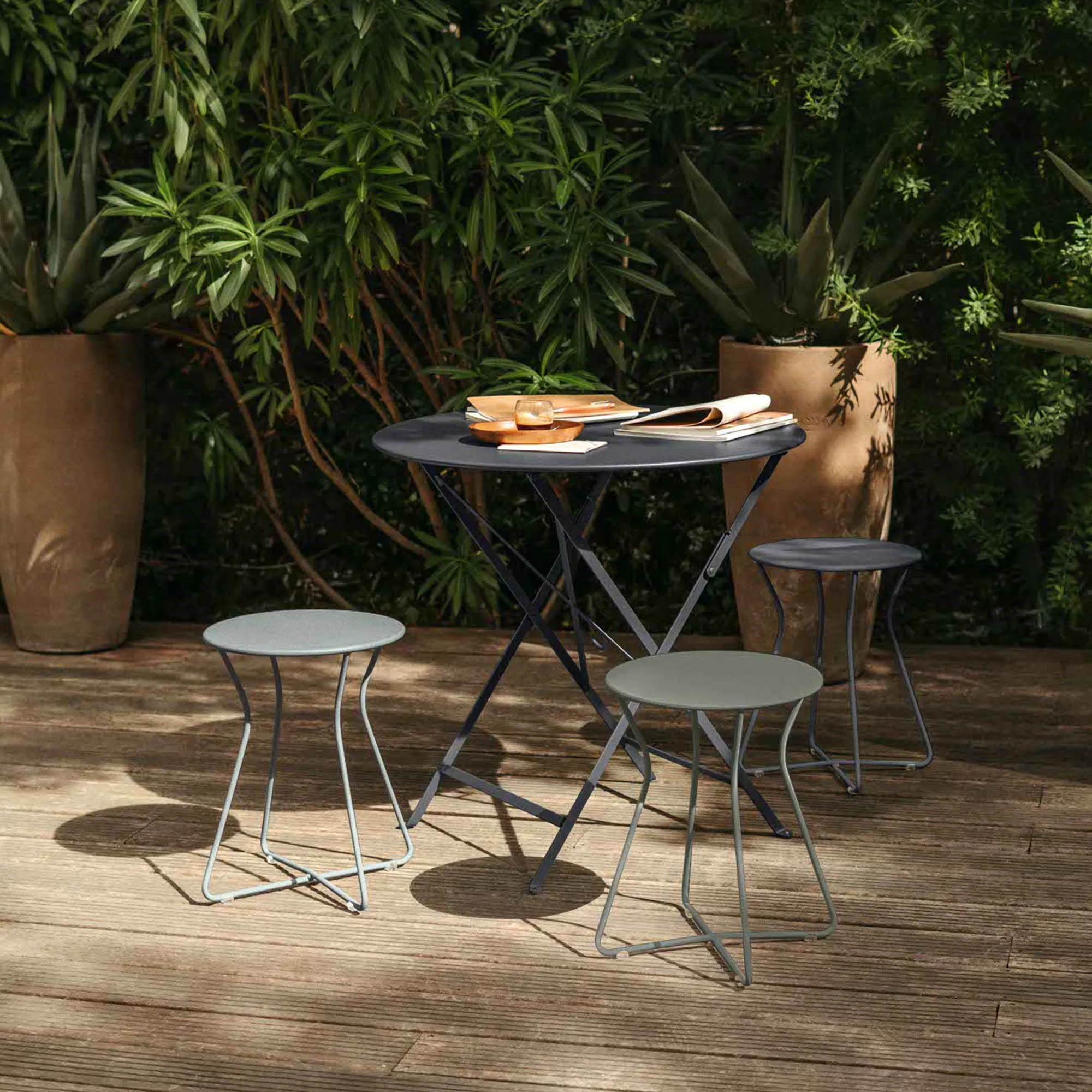 Bistro dining set Ø60cm & 2 wood chairs - 5