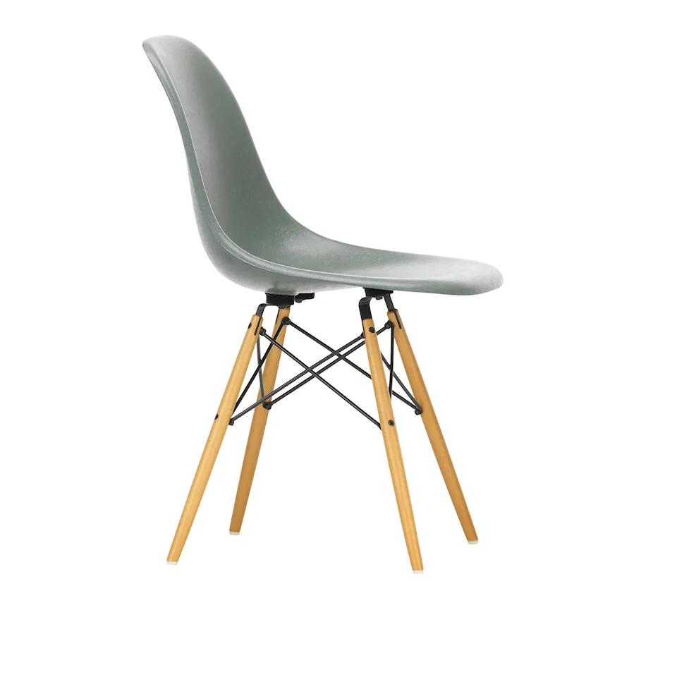 Eames Fiberglass Chair DSW stoel