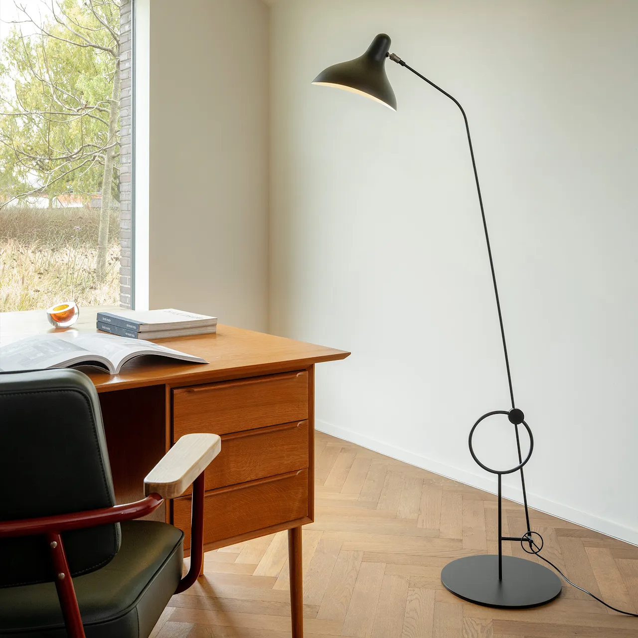 Mantis BS8 L Floor Lamp