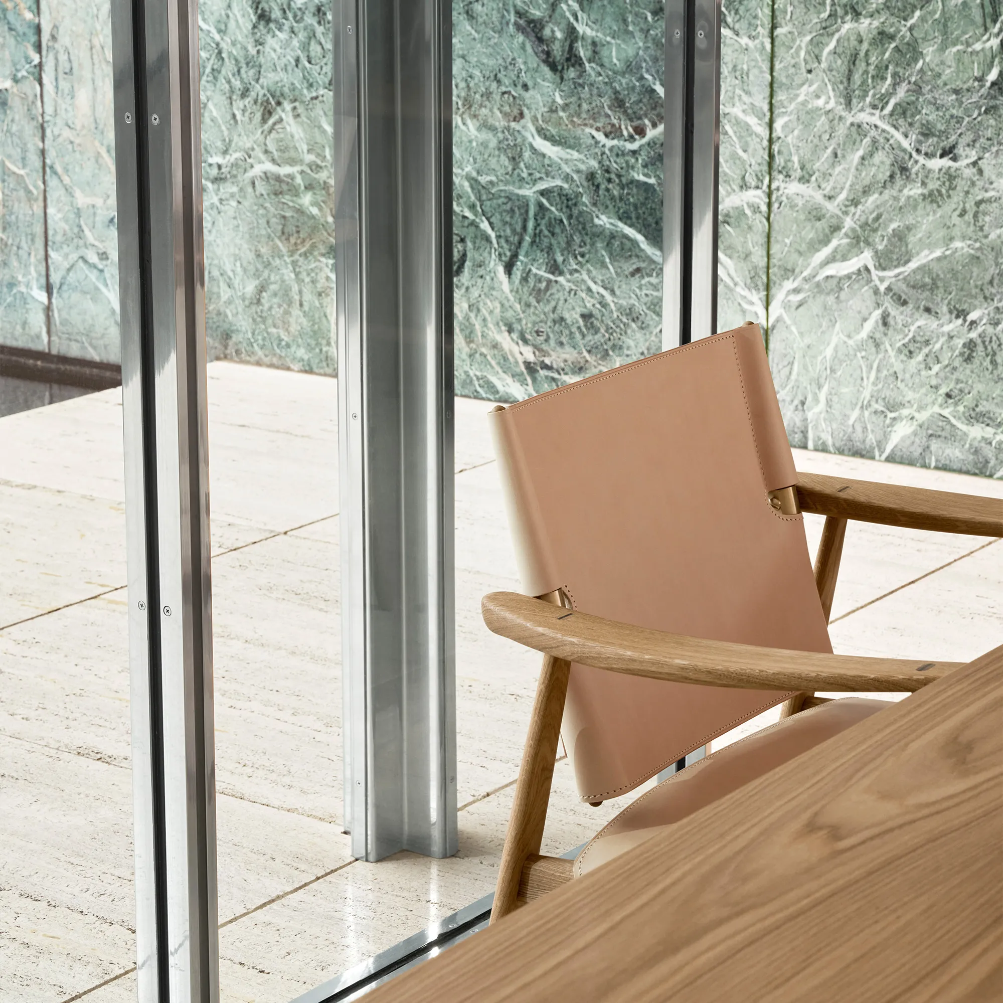 BM1160 Hunting Table